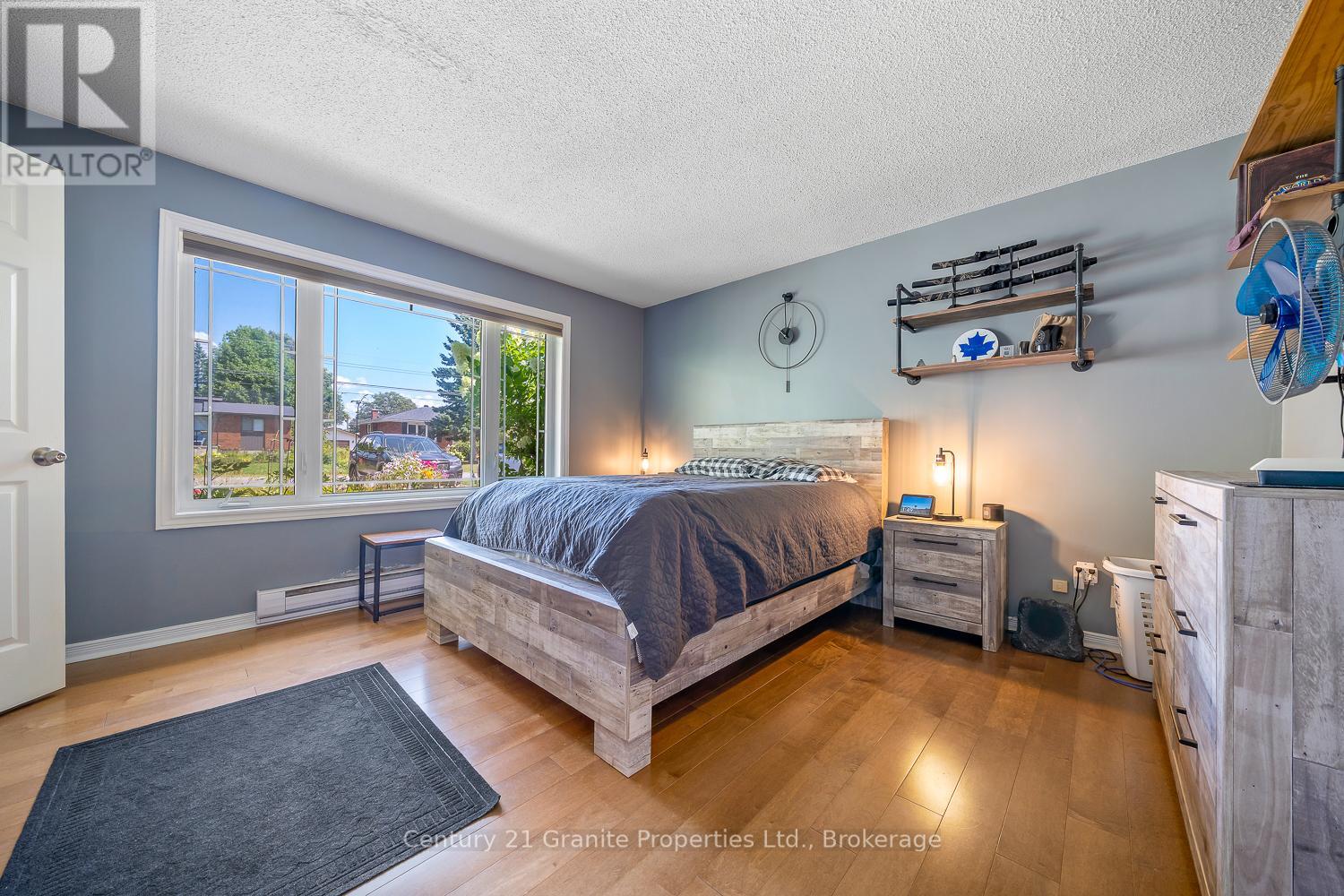 7 Tudhope Street, Parry Sound, Ontario  P2A 2H9 - Photo 32 - X12346535