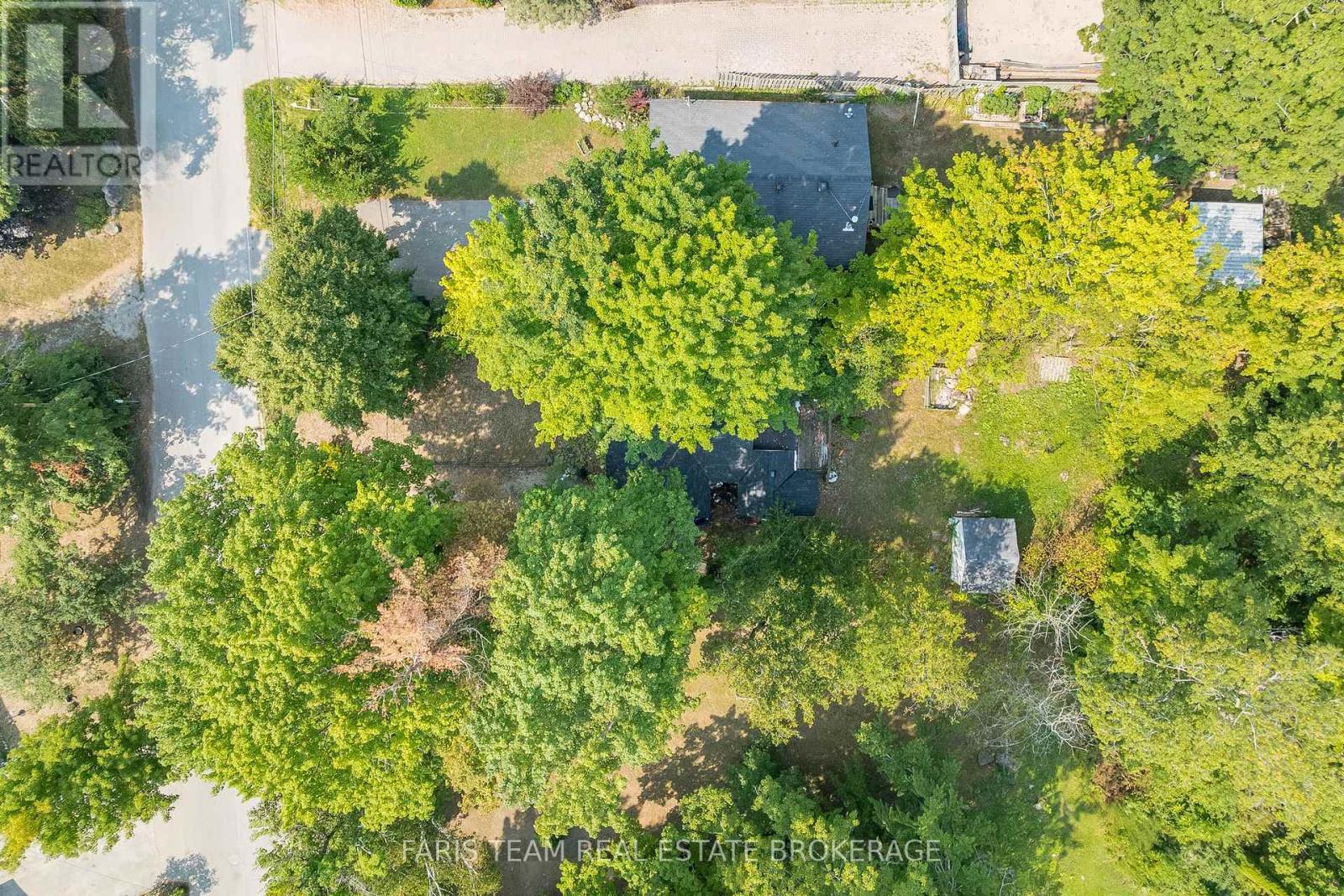 728 Hastings Avenue, Innisfil, Ontario  L9S 1Z3 - Photo 10 - N12346437