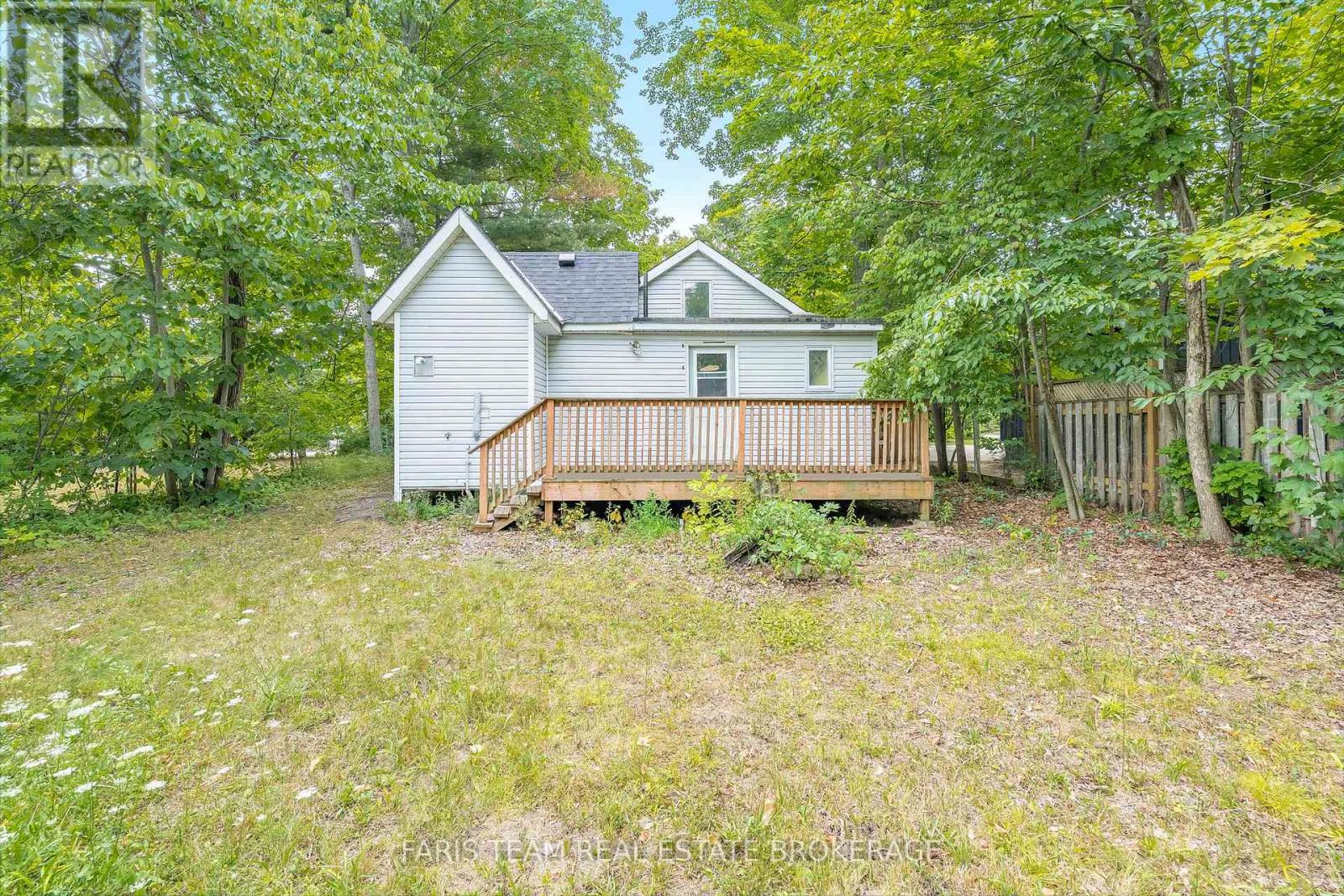 728 Hastings Avenue, Innisfil, Ontario  L9S 1Z3 - Photo 9 - N12346437