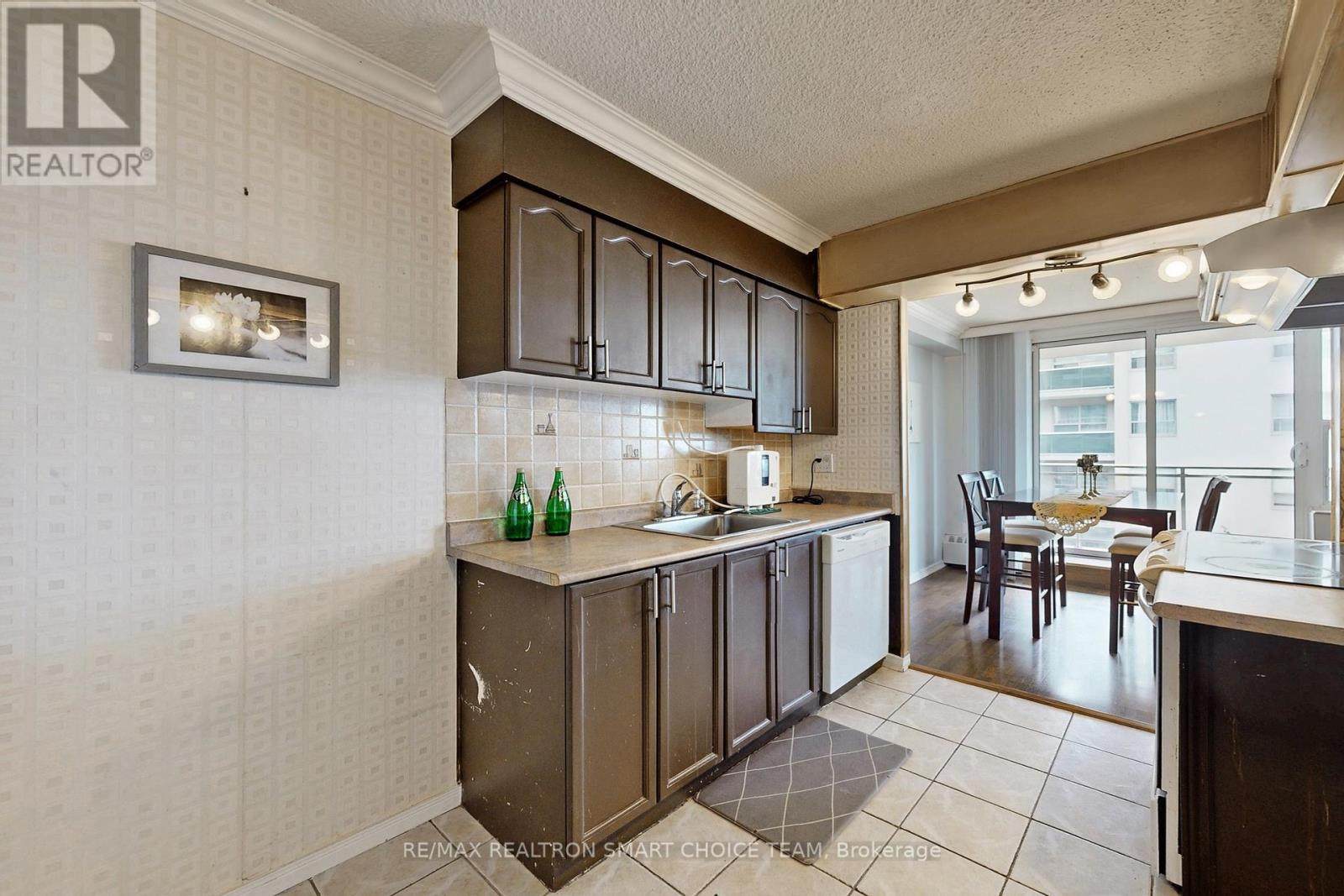 506 - 180 Dudley Avenue, Markham, Ontario L3T 4X2 - Photo 4 - N12346478