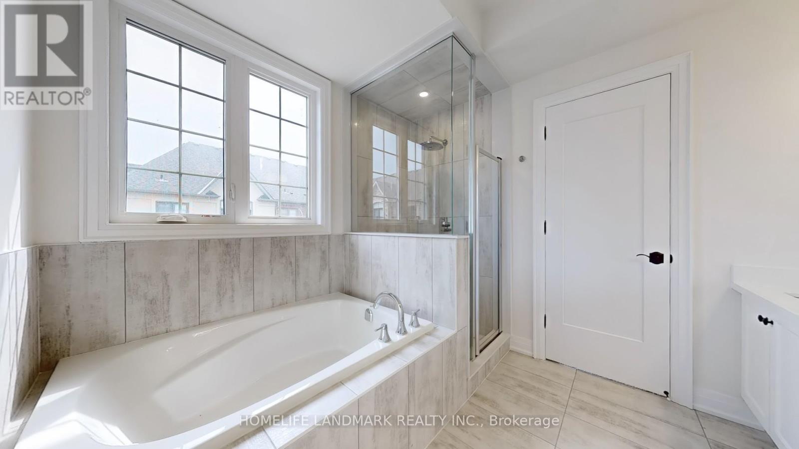 1 Abbeyhill Lane, Markham (Angus Glen), Ontario  L6C 3L5 - Photo 30 - N12346489