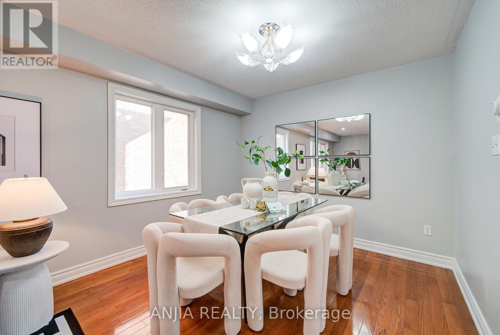 111 Viscount Drive, Markham (Berczy), Ontario  L6C 2P3 - Photo 11 - N12346557
