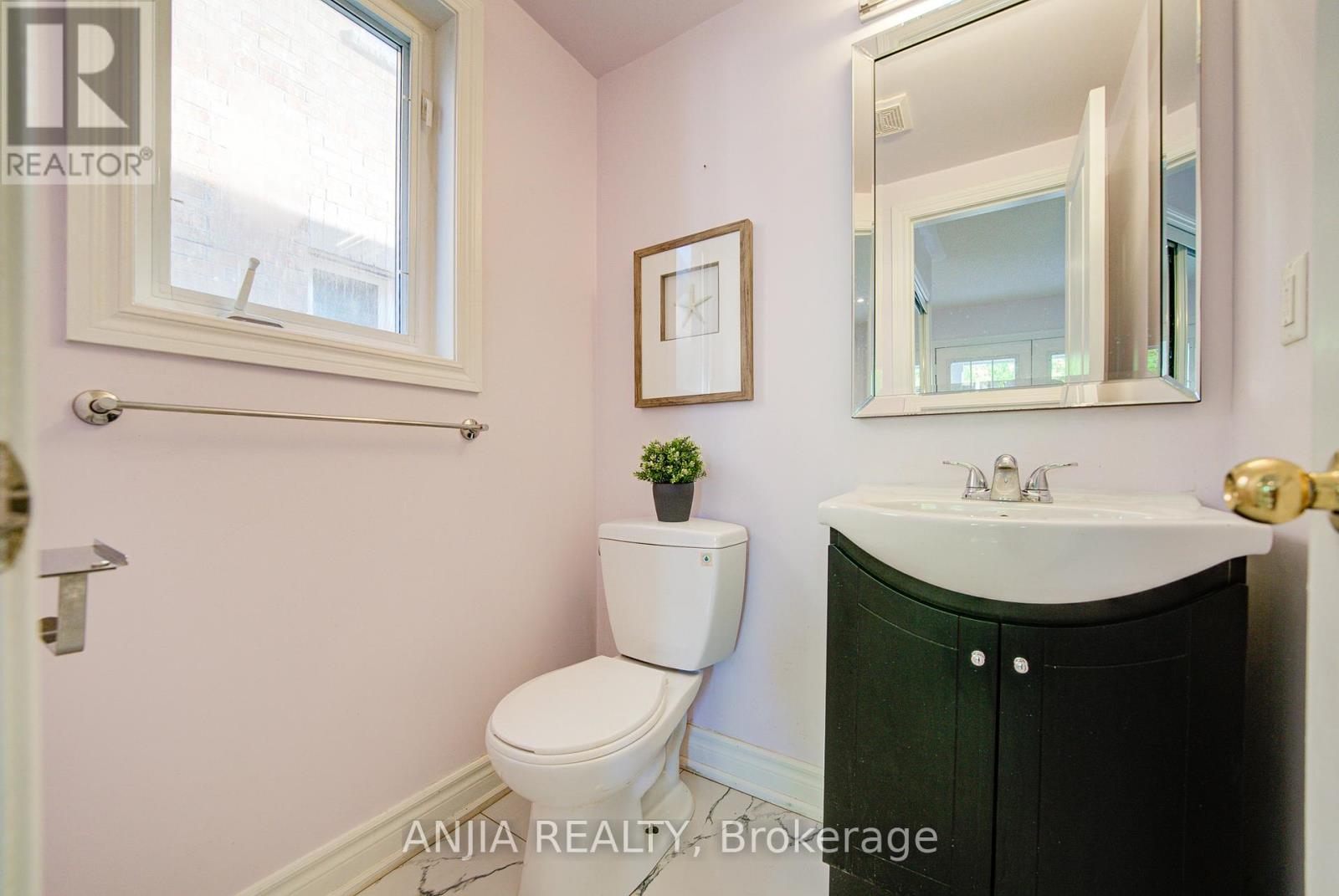 Property at 111 VISCOUNT DRIVE image 5