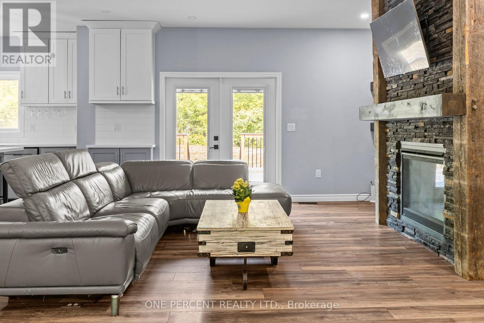 2326 Foxmead Road, Oro-Medonte, Ontario  L0K 1E0 - Photo 10 - S12346533