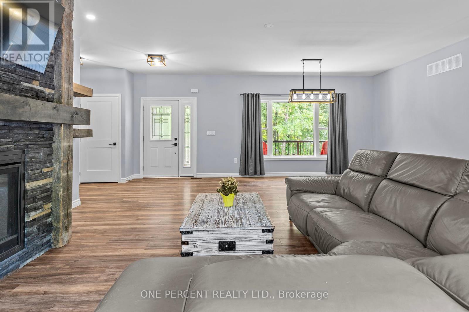 2326 Foxmead Road, Oro-Medonte, Ontario  L0K 1E0 - Photo 12 - S12346533