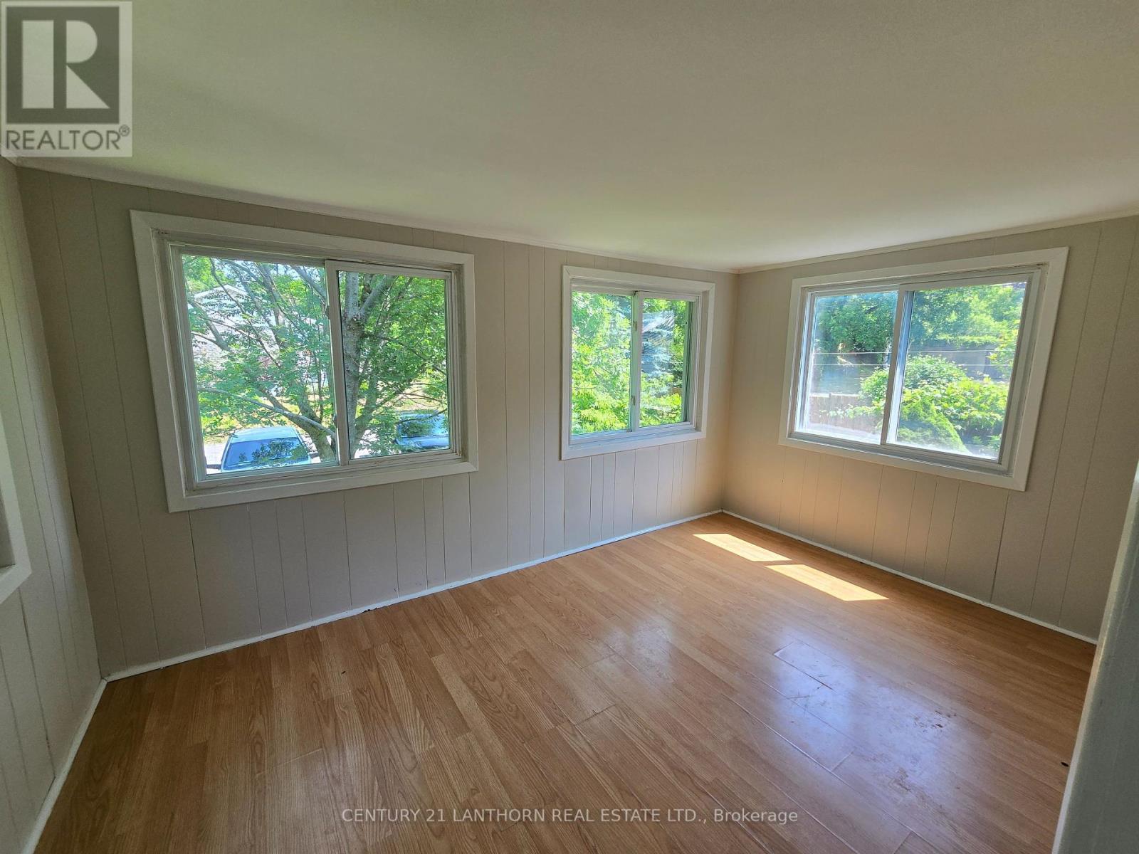 49 Union Street, Prince Edward County, Ontario  K0K 2T0 - Photo 9 - X12346611