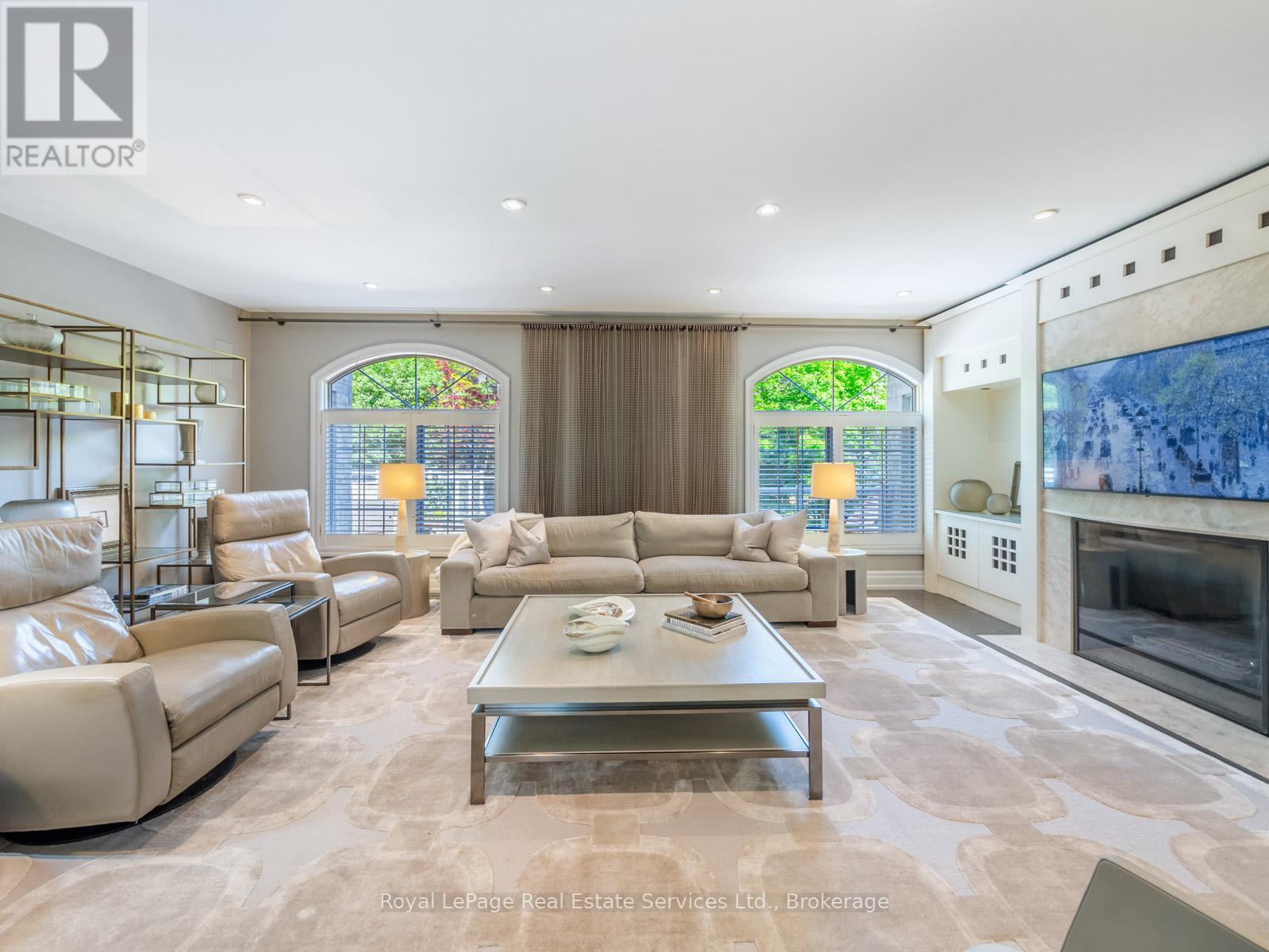 235 Lakewood Drive, Oakville, Ontario  L6K 1B3 - Photo 10 - W12346602