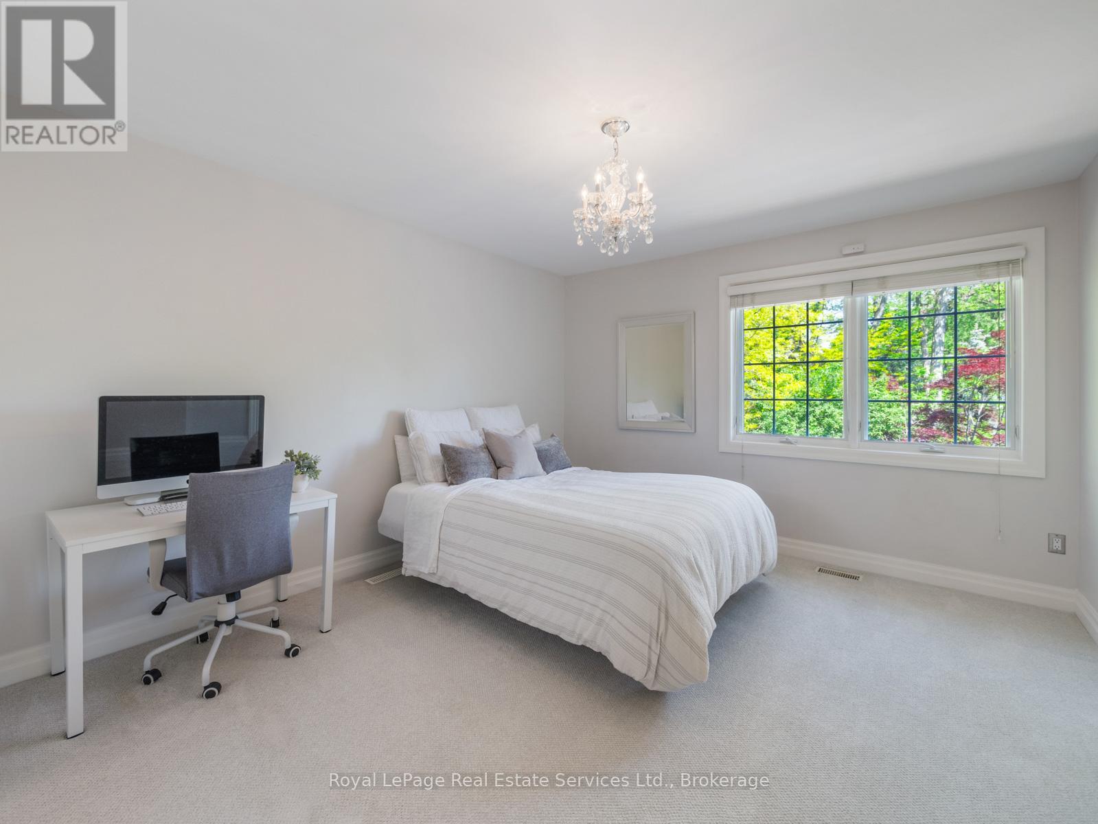 235 Lakewood Drive, Oakville, Ontario  L6K 1B3 - Photo 21 - W12346602