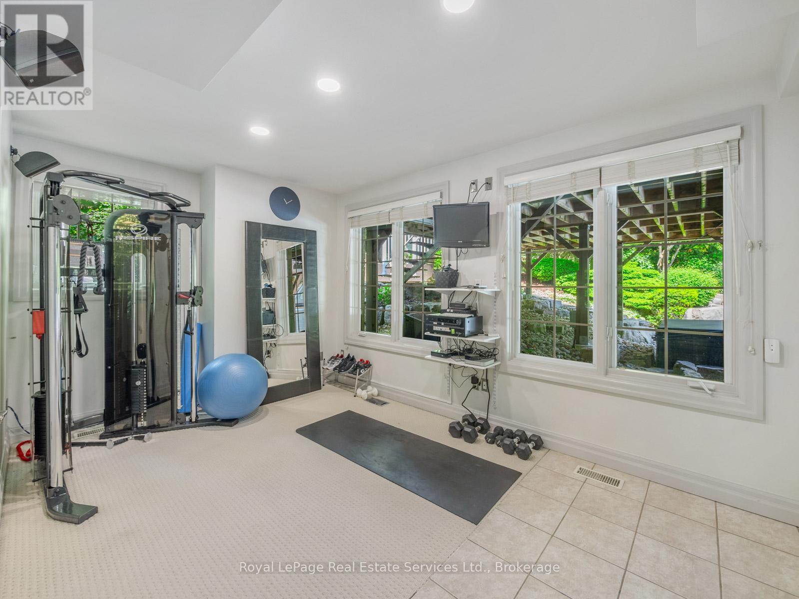 235 Lakewood Drive, Oakville, Ontario  L6K 1B3 - Photo 25 - W12346602
