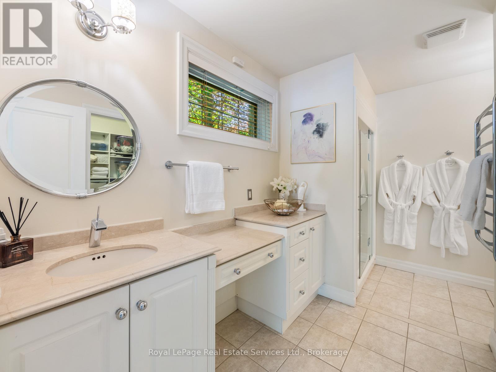 235 Lakewood Drive, Oakville, Ontario  L6K 1B3 - Photo 29 - W12346602