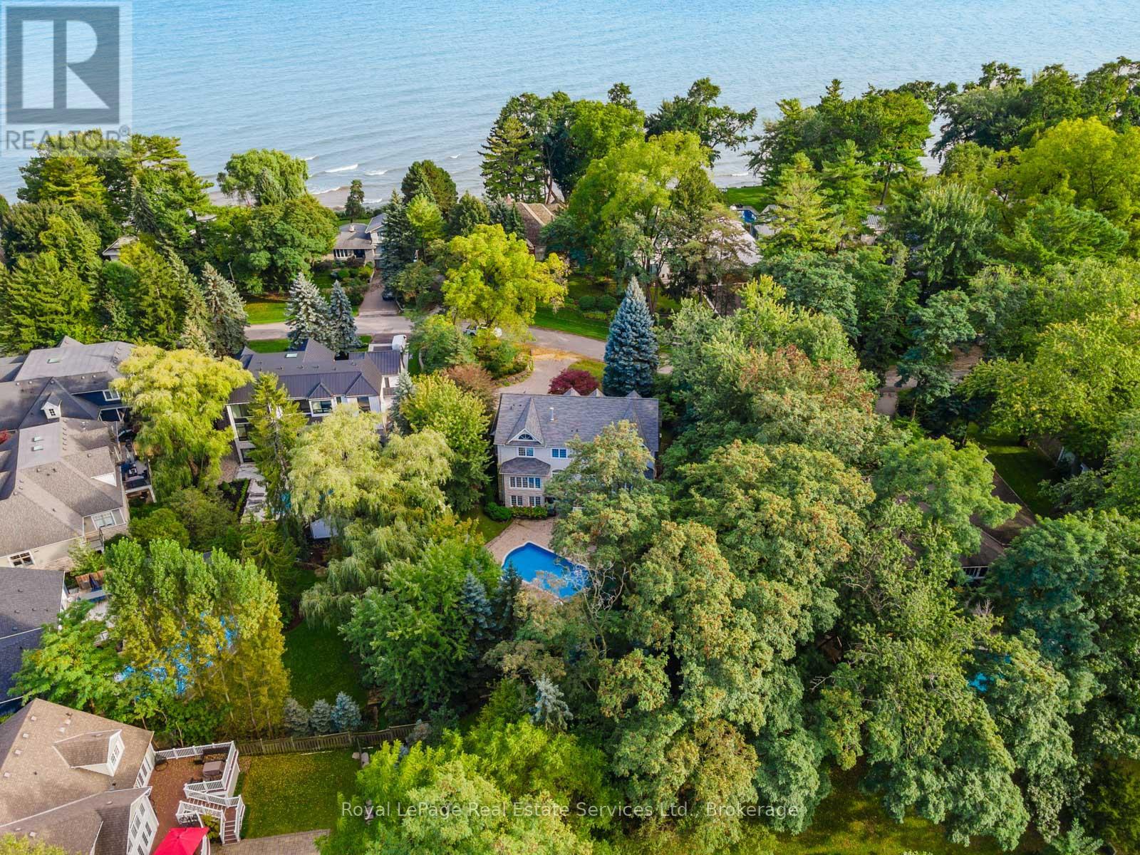 235 Lakewood Drive, Oakville, Ontario  L6K 1B3 - Photo 5 - W12346602