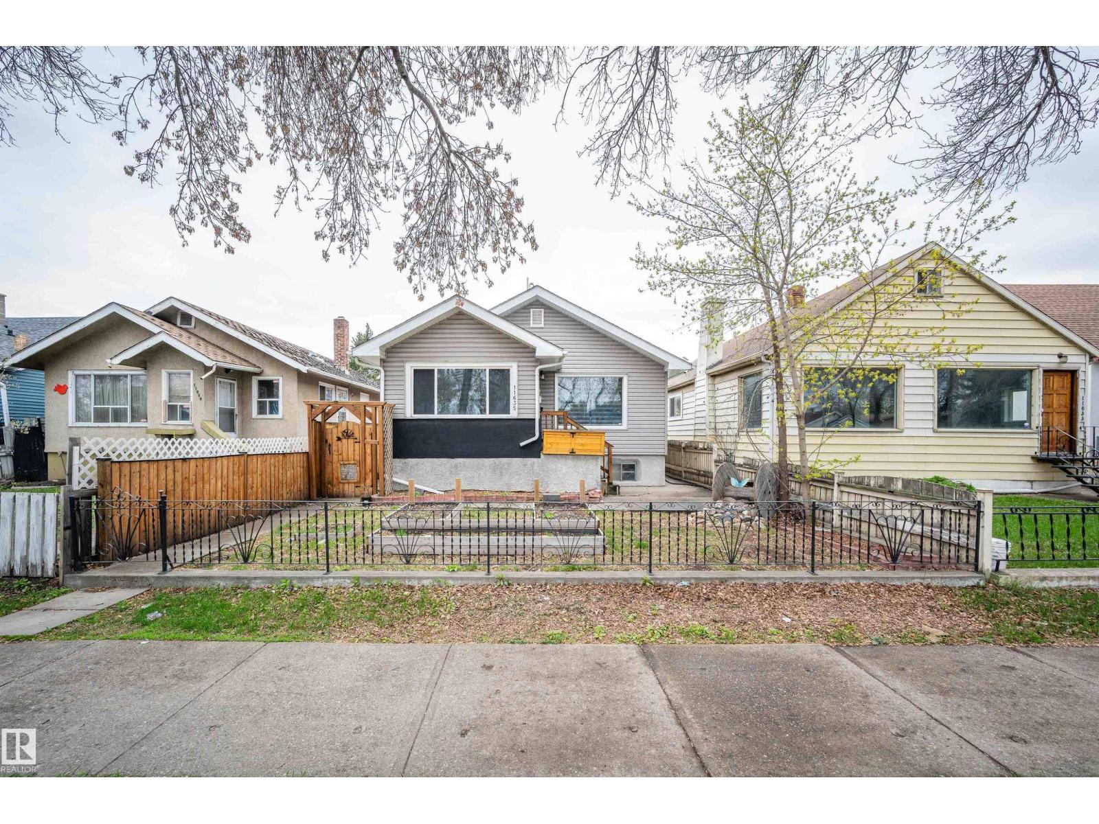 Property at 11635 97 ST NW image 1