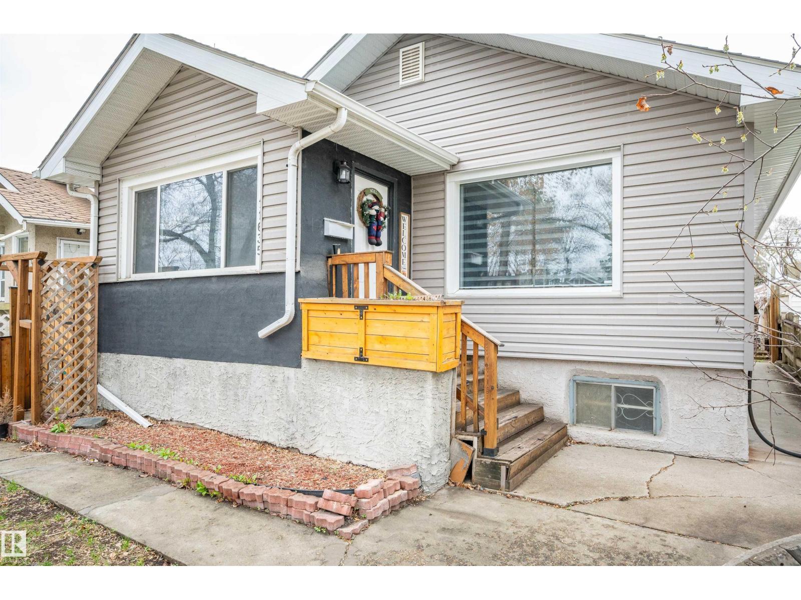 Property at 11635 97 ST NW image 3