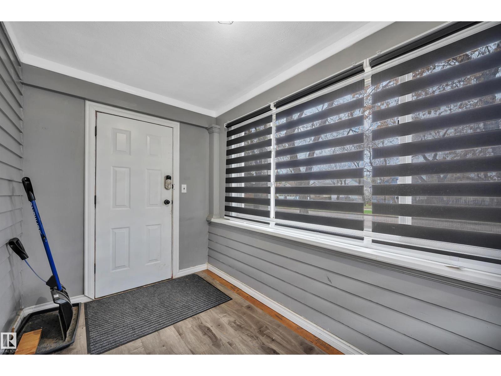 Property at 11635 97 ST NW image 5