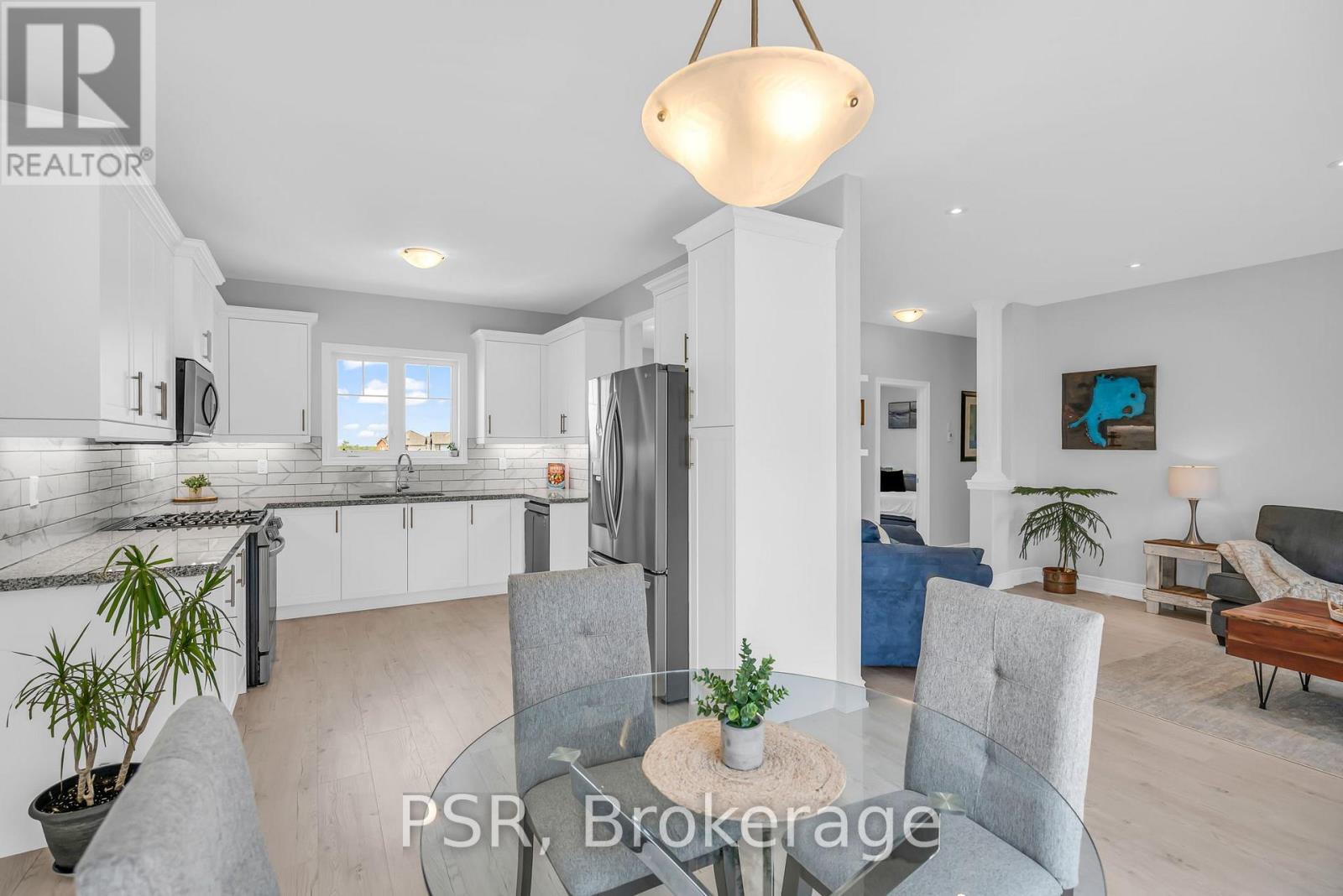 31 Mancini Drive, Kawartha Lakes, Ontario  K0M 2T0 - Photo 17 - X12346704