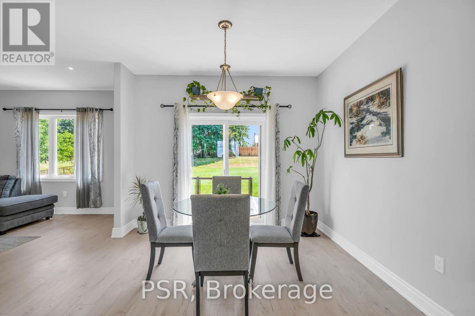31 Mancini Drive, Kawartha Lakes, Ontario  K0M 2T0 - Photo 18 - X12346704