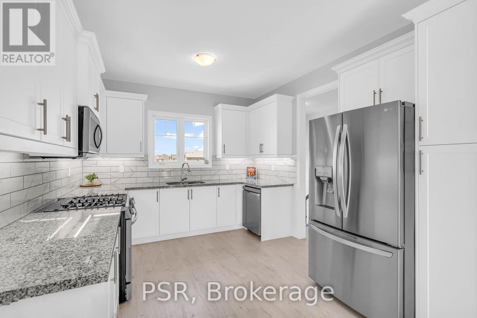 31 Mancini Drive, Kawartha Lakes, Ontario  K0M 2T0 - Photo 19 - X12346704