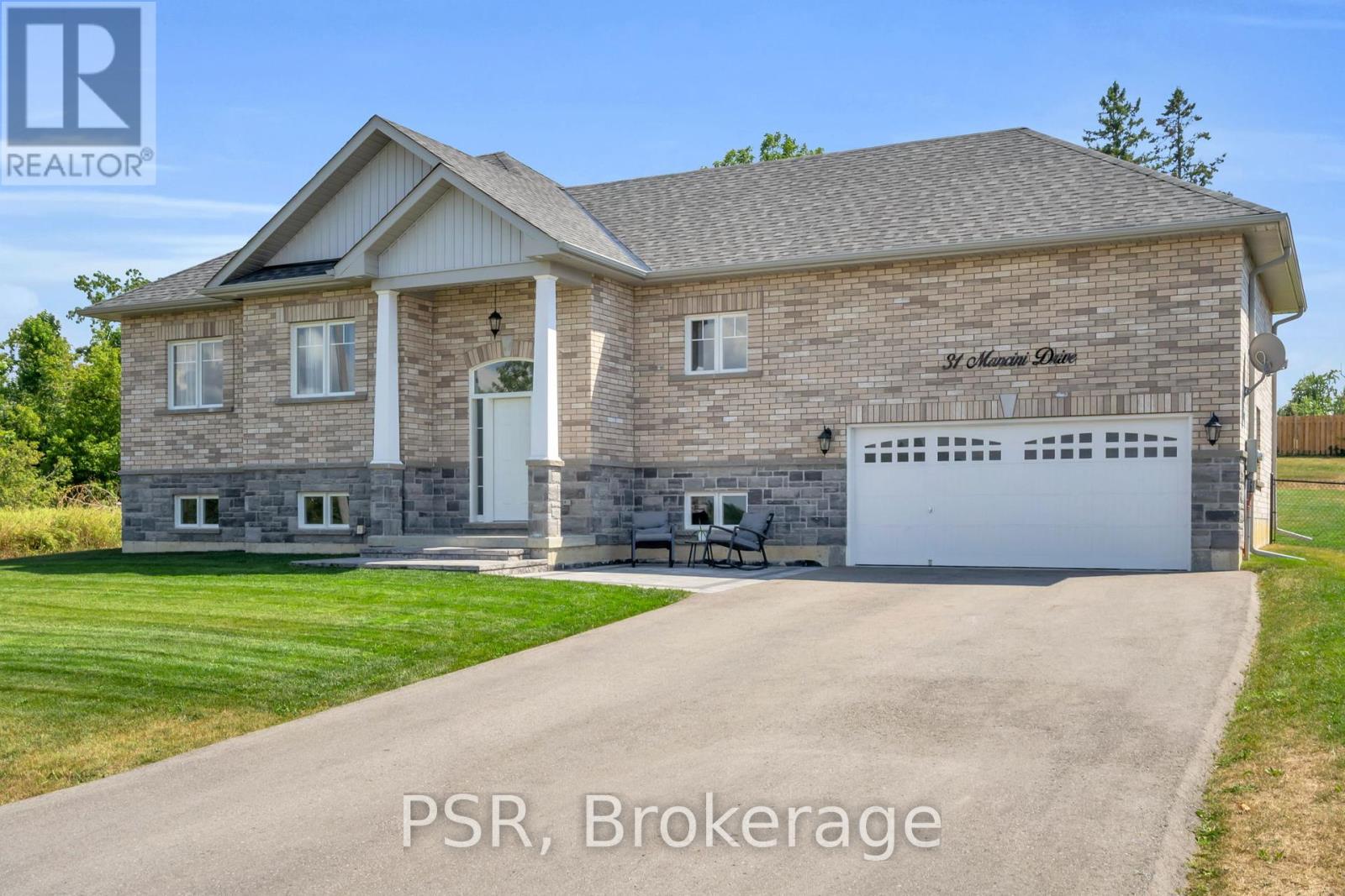 31 Mancini Drive, Kawartha Lakes, Ontario  K0M 2T0 - Photo 2 - X12346704