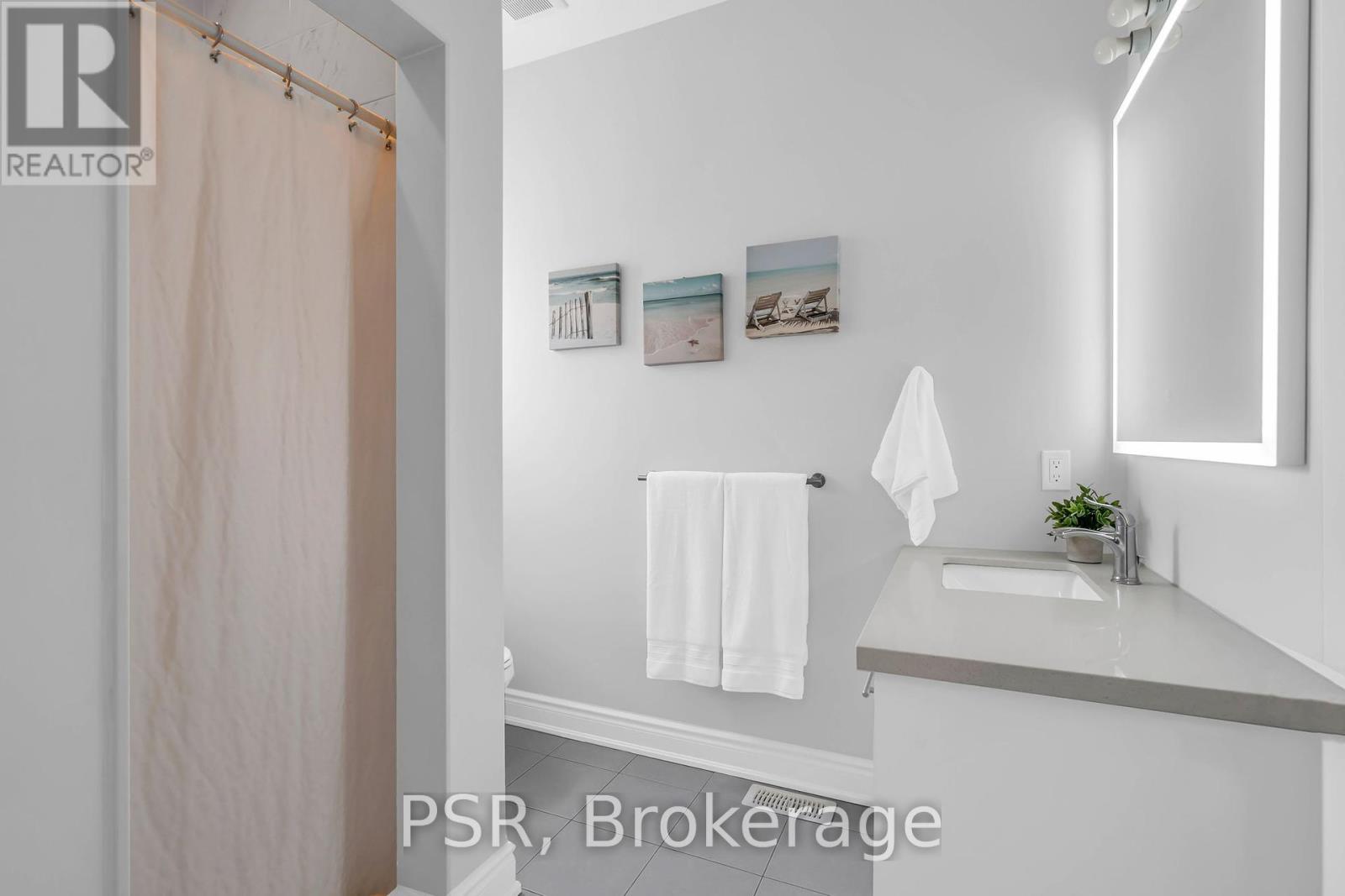 31 Mancini Drive, Kawartha Lakes, Ontario  K0M 2T0 - Photo 25 - X12346704