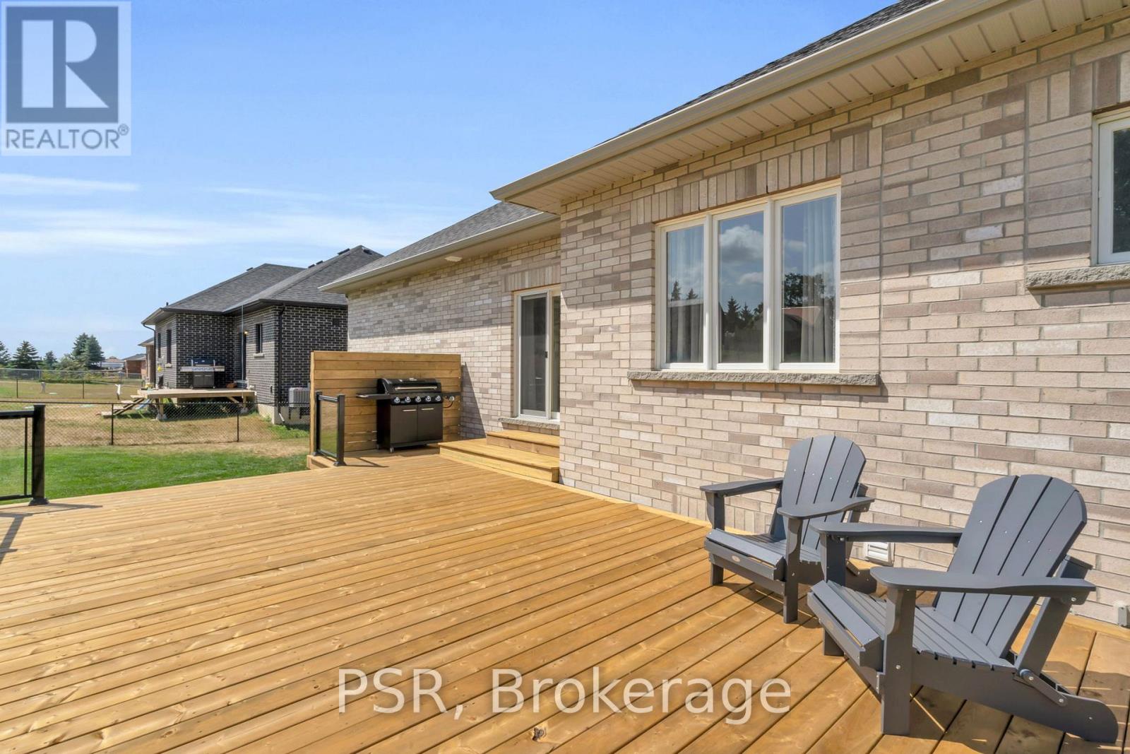 31 Mancini Drive, Kawartha Lakes, Ontario  K0M 2T0 - Photo 32 - X12346704