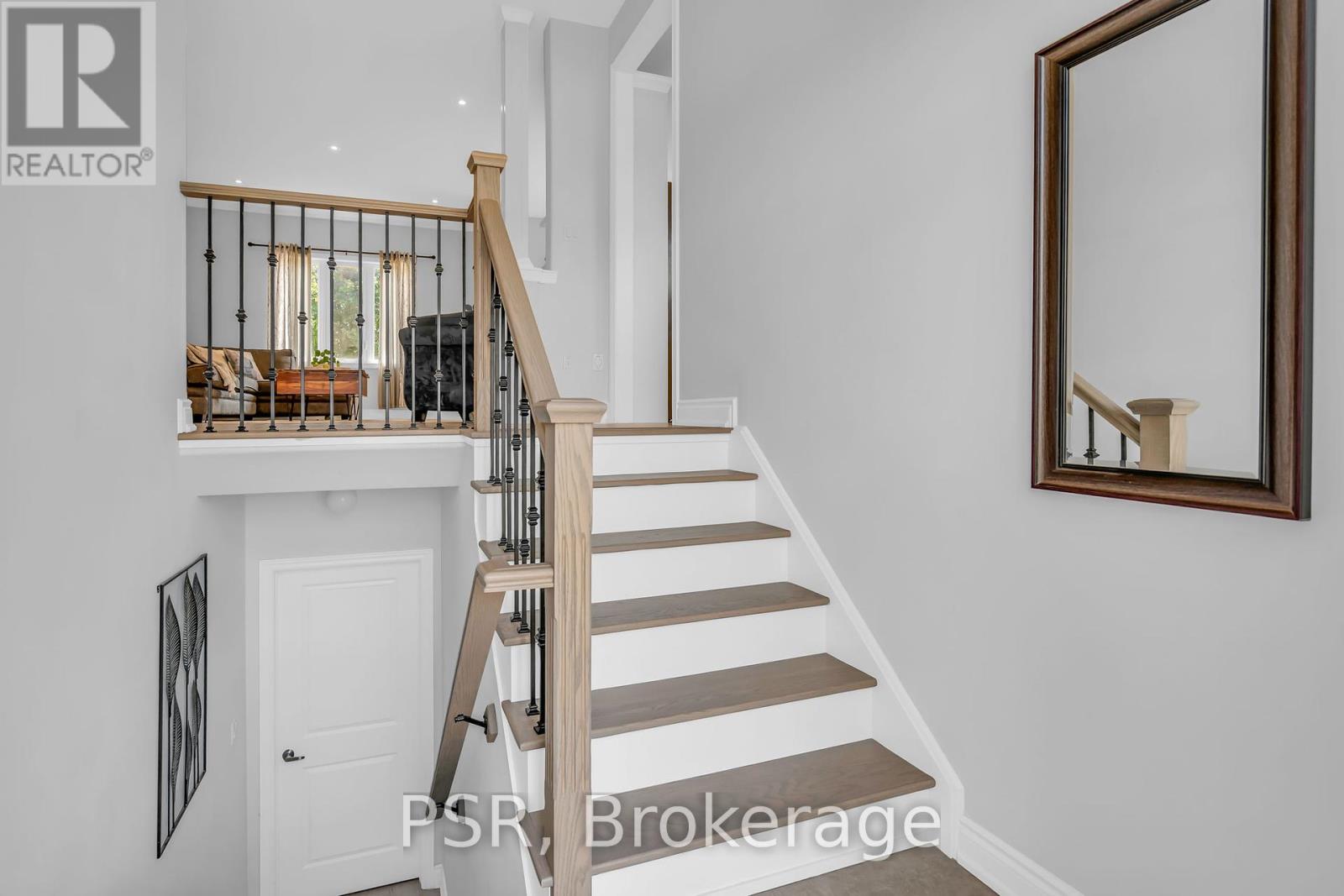 31 Mancini Drive, Kawartha Lakes, Ontario  K0M 2T0 - Photo 7 - X12346704