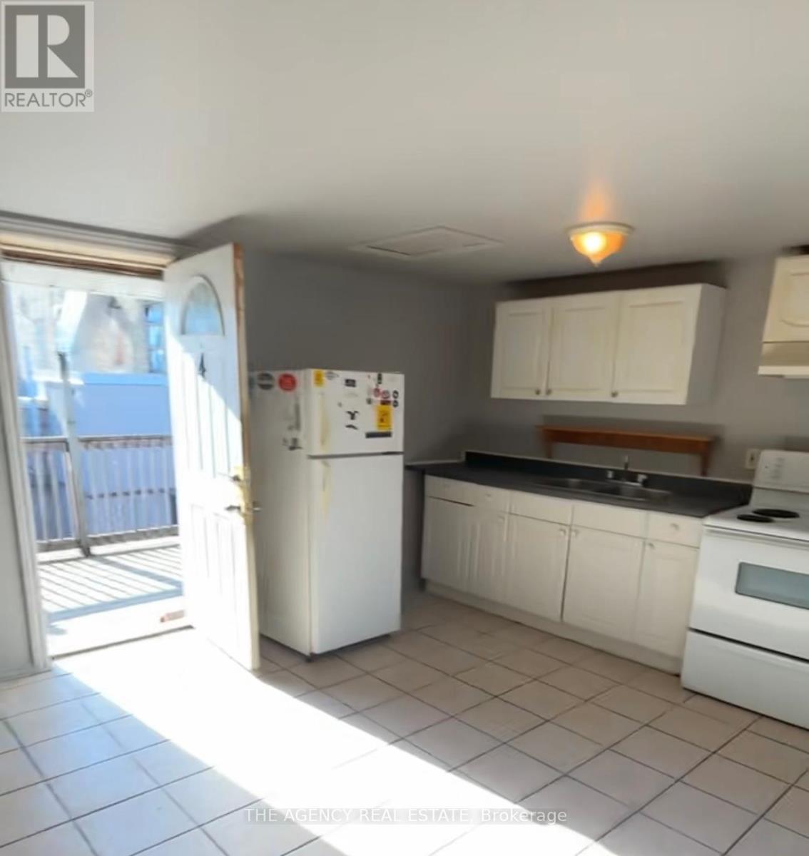 714 Dundas Street, London East (East G), Ontario  N5W 2Z4 - Photo 2 - X12346774