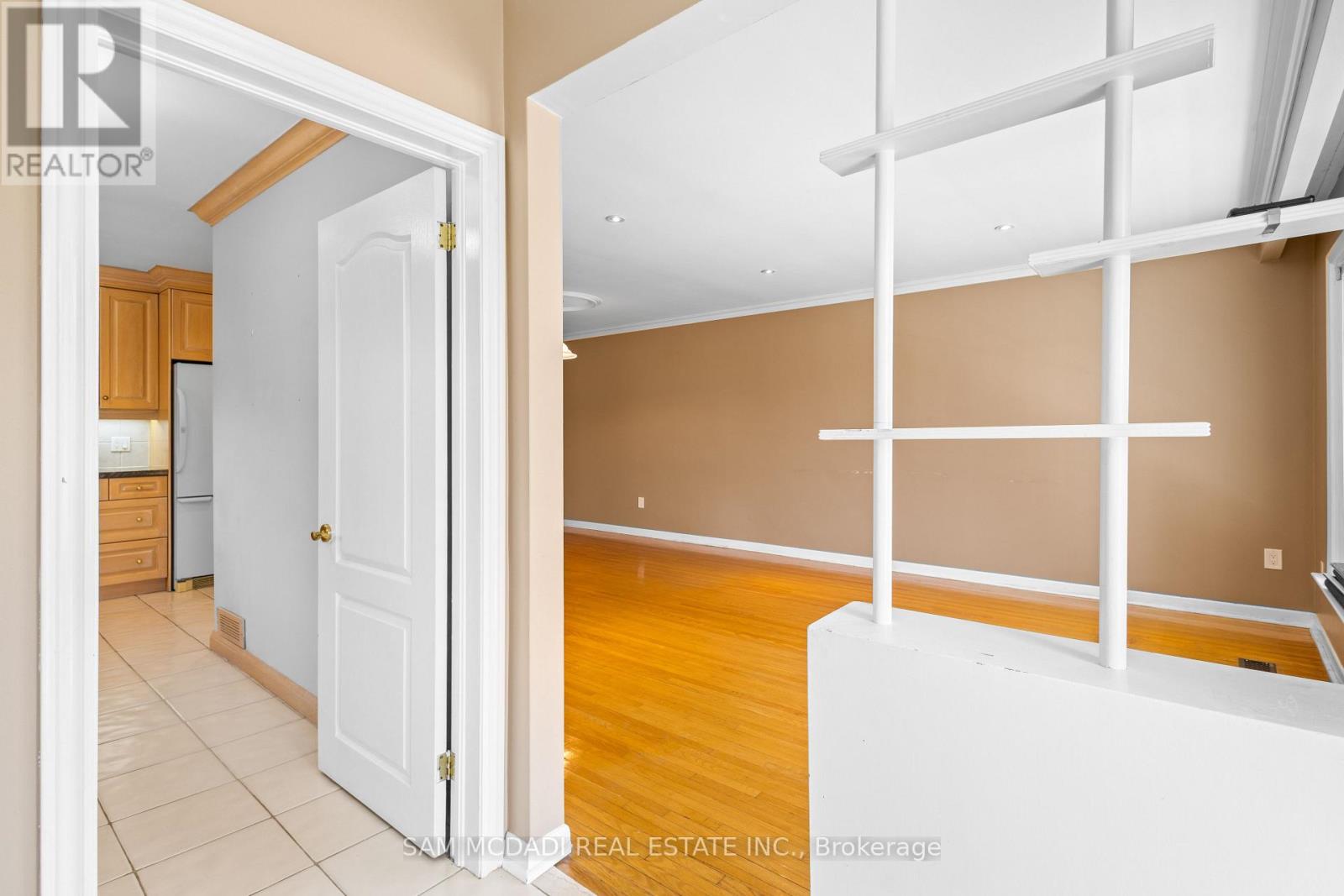 Property at 1491 ROYAL YORK ROAD image 4