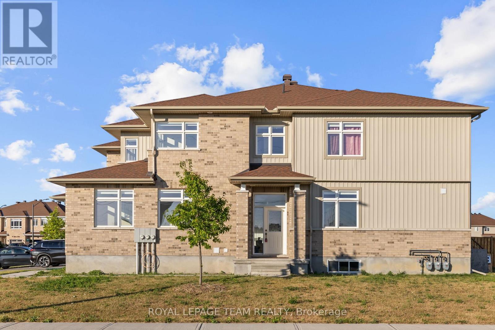 36 Hurdis Way, Carleton Place, Ontario  K7C 0L3 - Photo 3 - X12346715