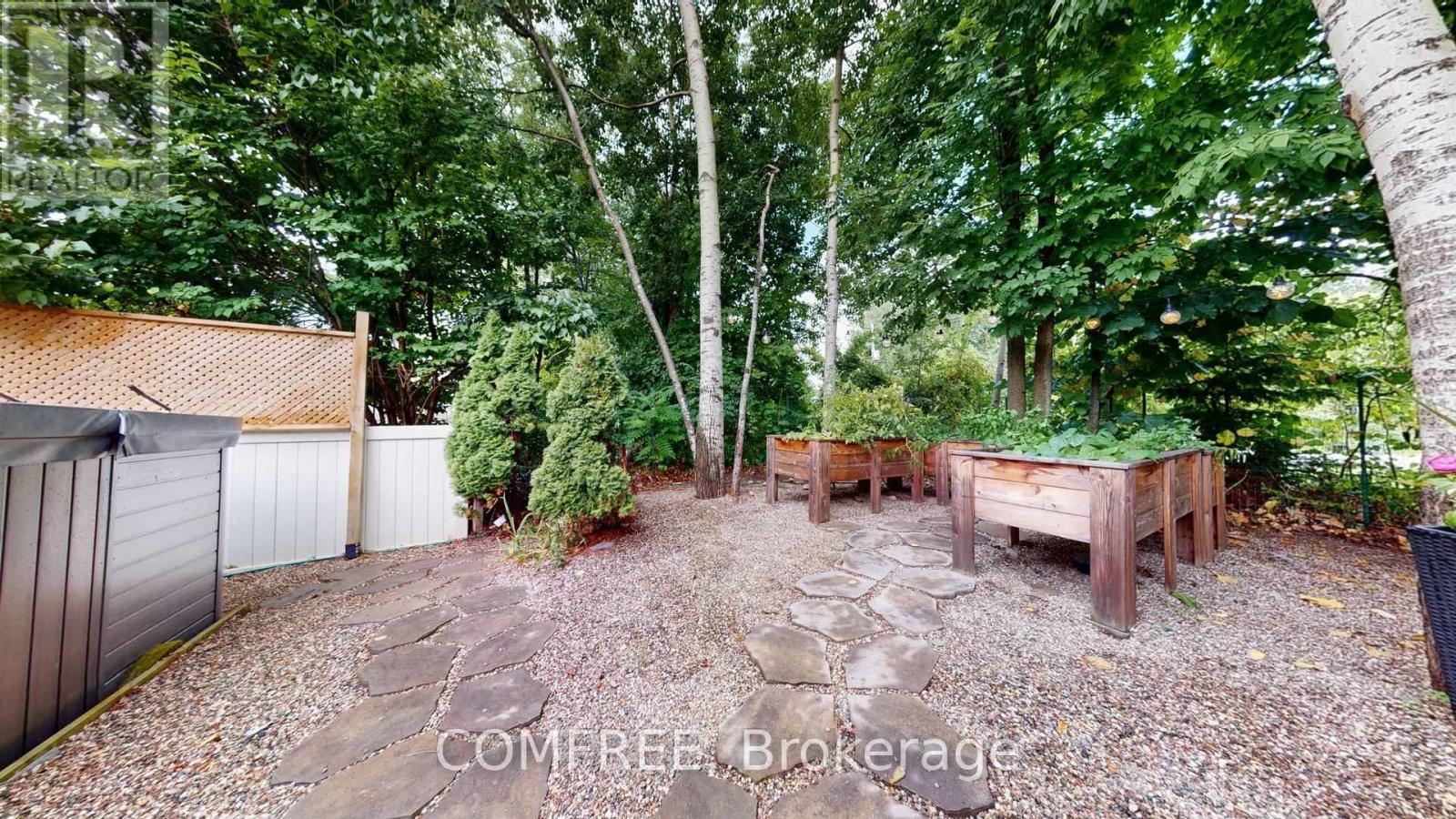 70 Sirocco Crescent, Ottawa, Ontario  K2S 2C8 - Photo 44 - X12346758