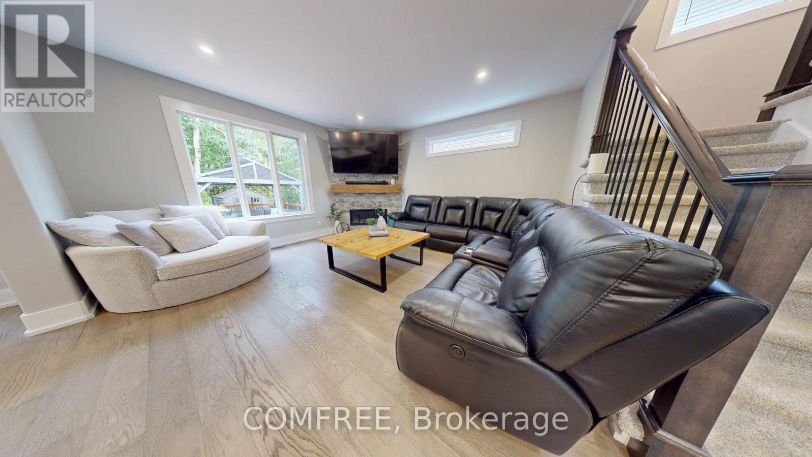 70 Sirocco Crescent, Ottawa, Ontario  K2S 2C8 - Photo 8 - X12346758