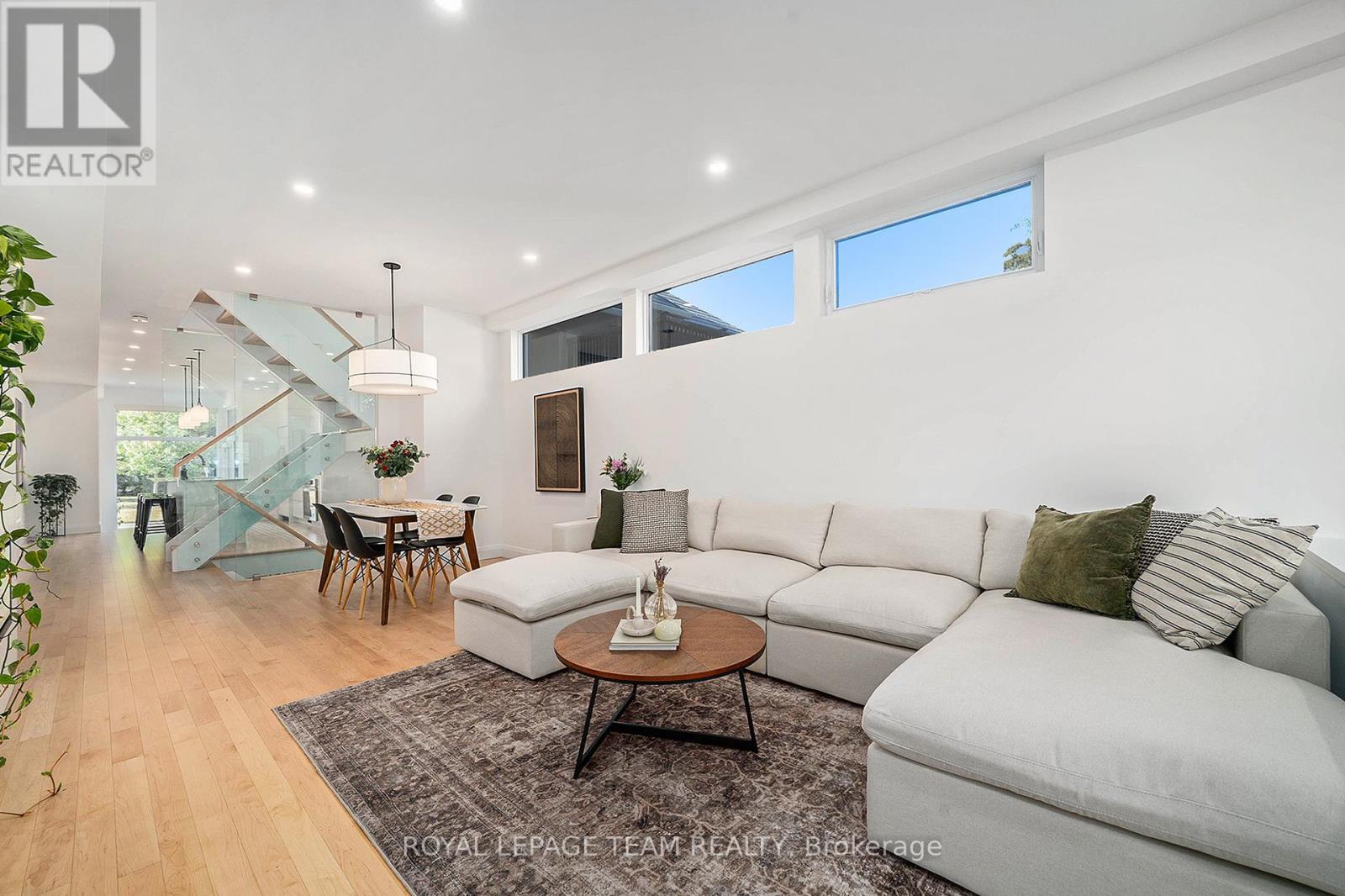 Property at 98 BYRON AVENUE image 4