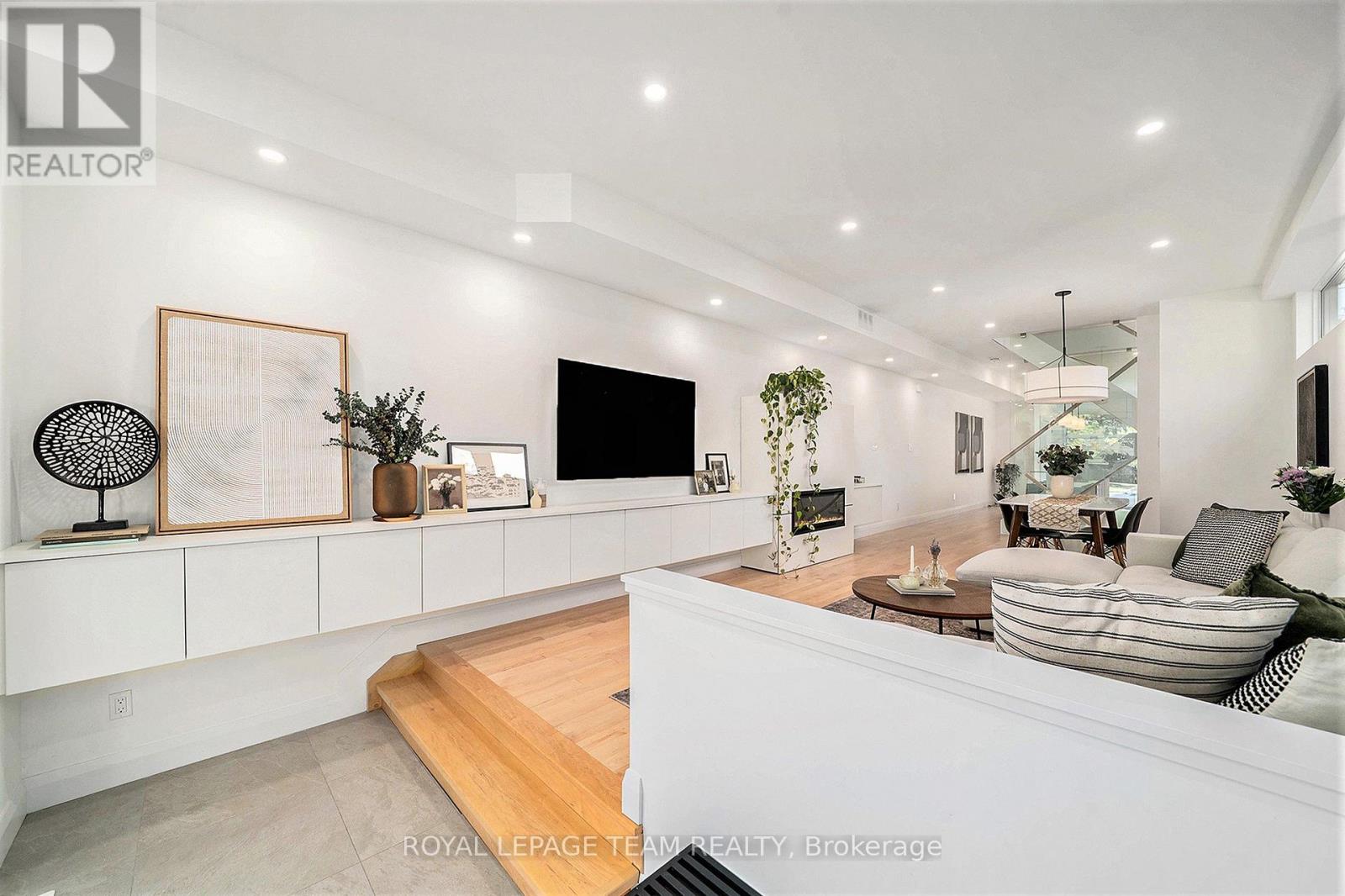 Property at 98 BYRON AVENUE image 5