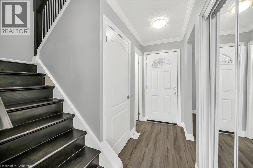 Property at 125 LIMERIDGE Road W Unit# 8 image 4