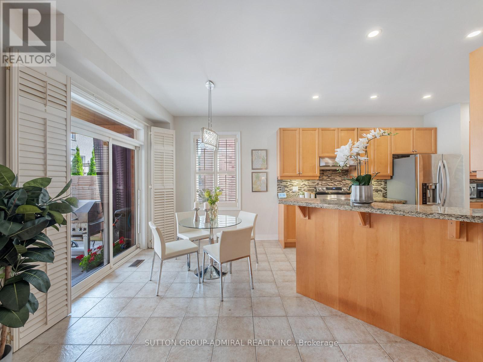 4 Haywood Drive, Markham (Victoria Manor-Jennings Gate), Ontario  L6C 3C8 - Photo 10 - N12346587