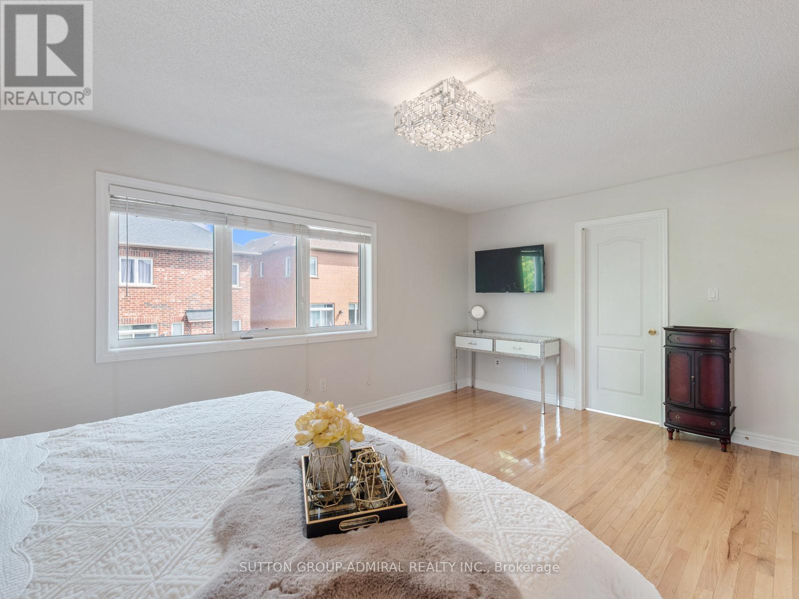 4 Haywood Drive, Markham (Victoria Manor-Jennings Gate), Ontario  L6C 3C8 - Photo 22 - N12346587