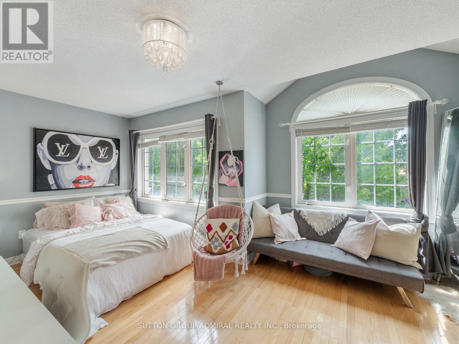 4 Haywood Drive, Markham (Victoria Manor-Jennings Gate), Ontario  L6C 3C8 - Photo 25 - N12346587