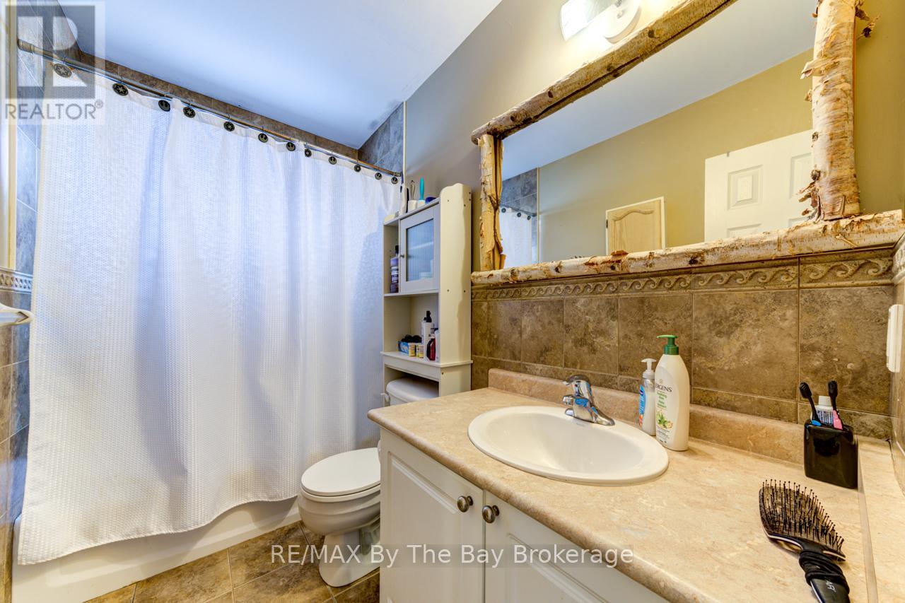 701 River Road E, Wasaga Beach, Ontario  L9Z 2M3 - Photo 18 - S11998132