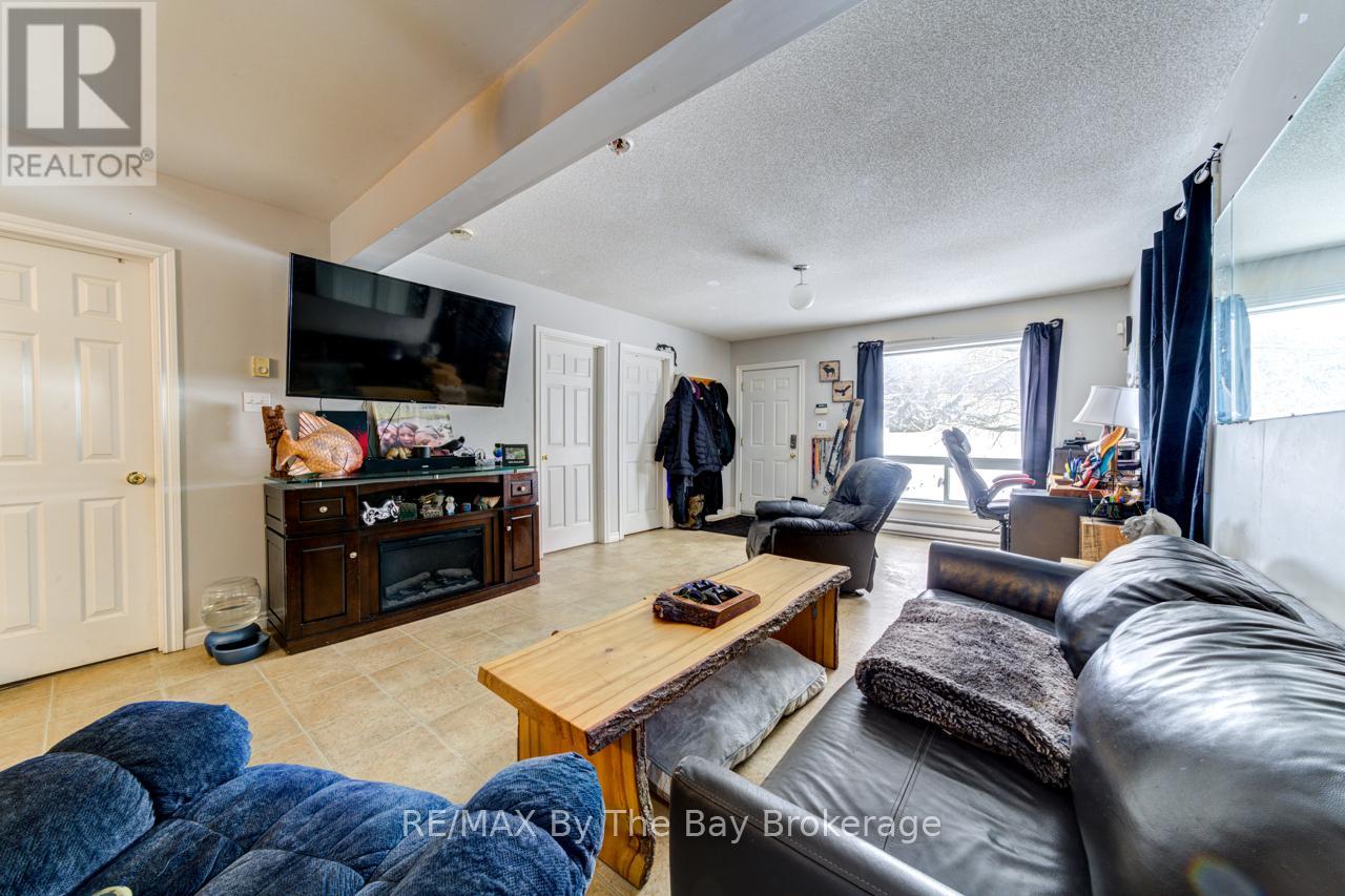 701 River Road E, Wasaga Beach, Ontario  L9Z 2M3 - Photo 9 - S11998132