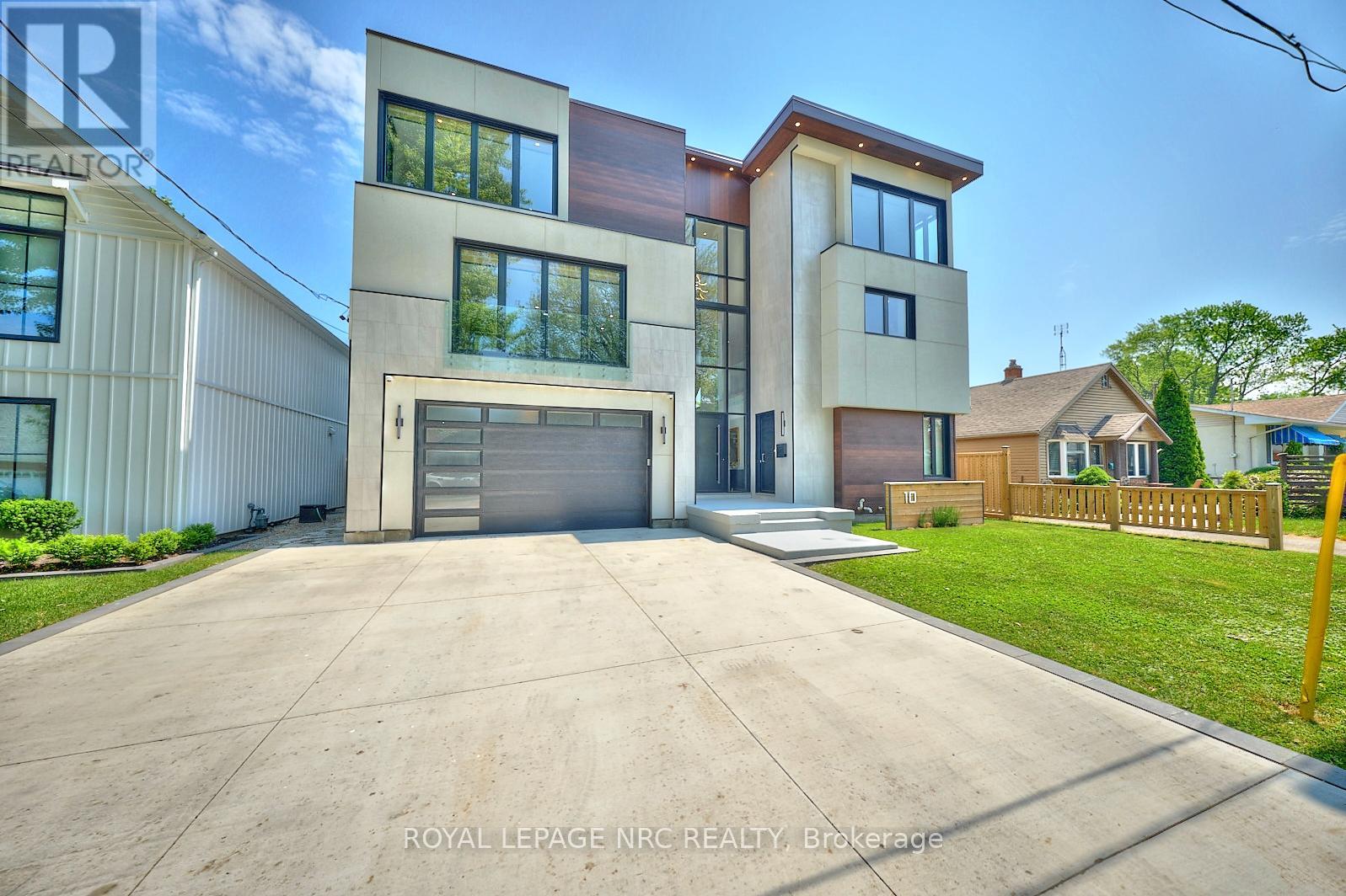 10 Pawling Street, St. Catharines, Ontario  L2N 5M2 - Photo 2 - X12232214