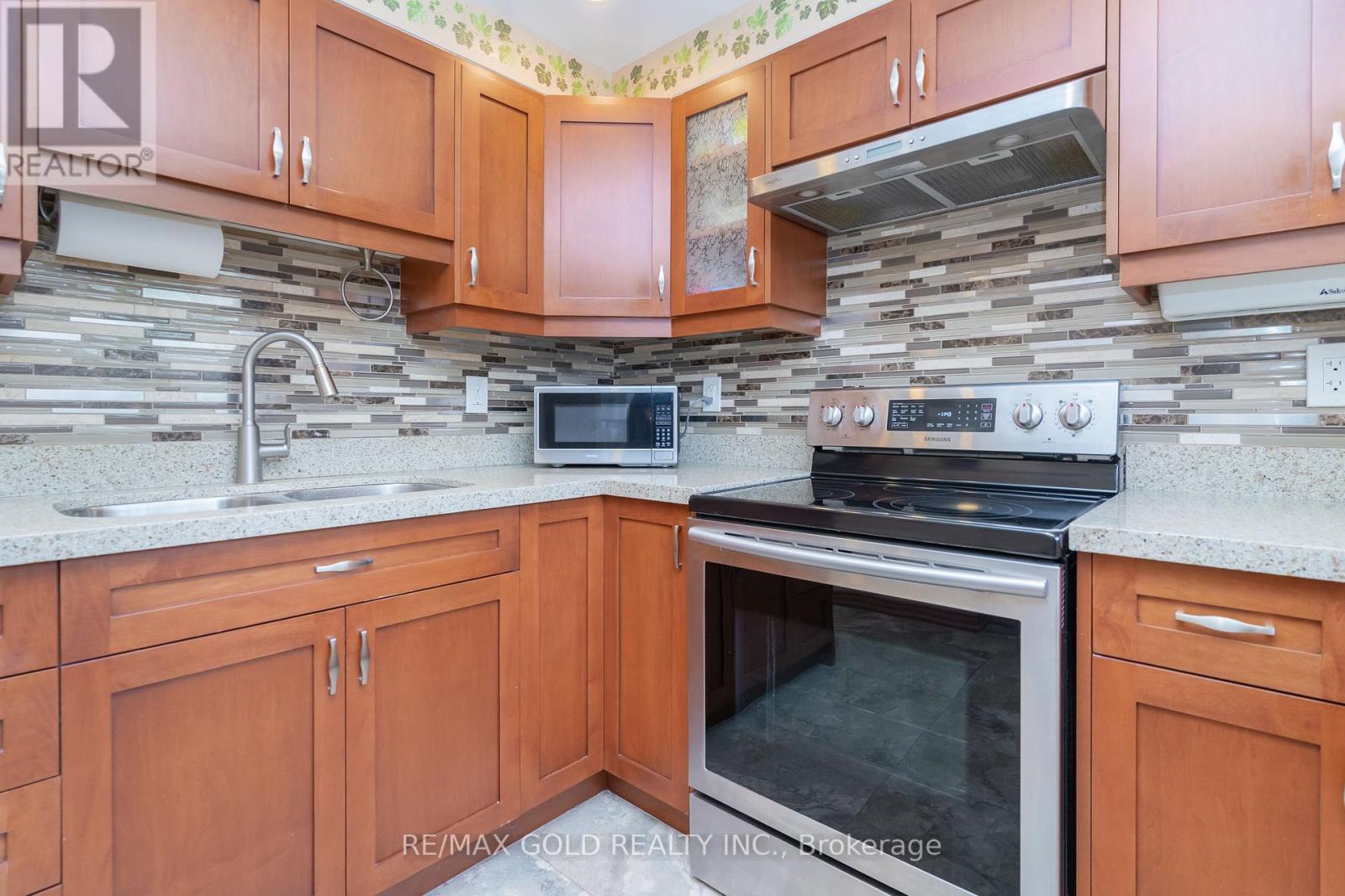 114 - 17 Darras Court, Brampton, Ontario  L6T 1W7 - Photo 11 - W12346574