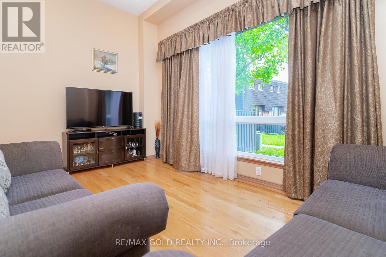 114 - 17 Darras Court, Brampton, Ontario  L6T 1W7 - Photo 8 - W12346574