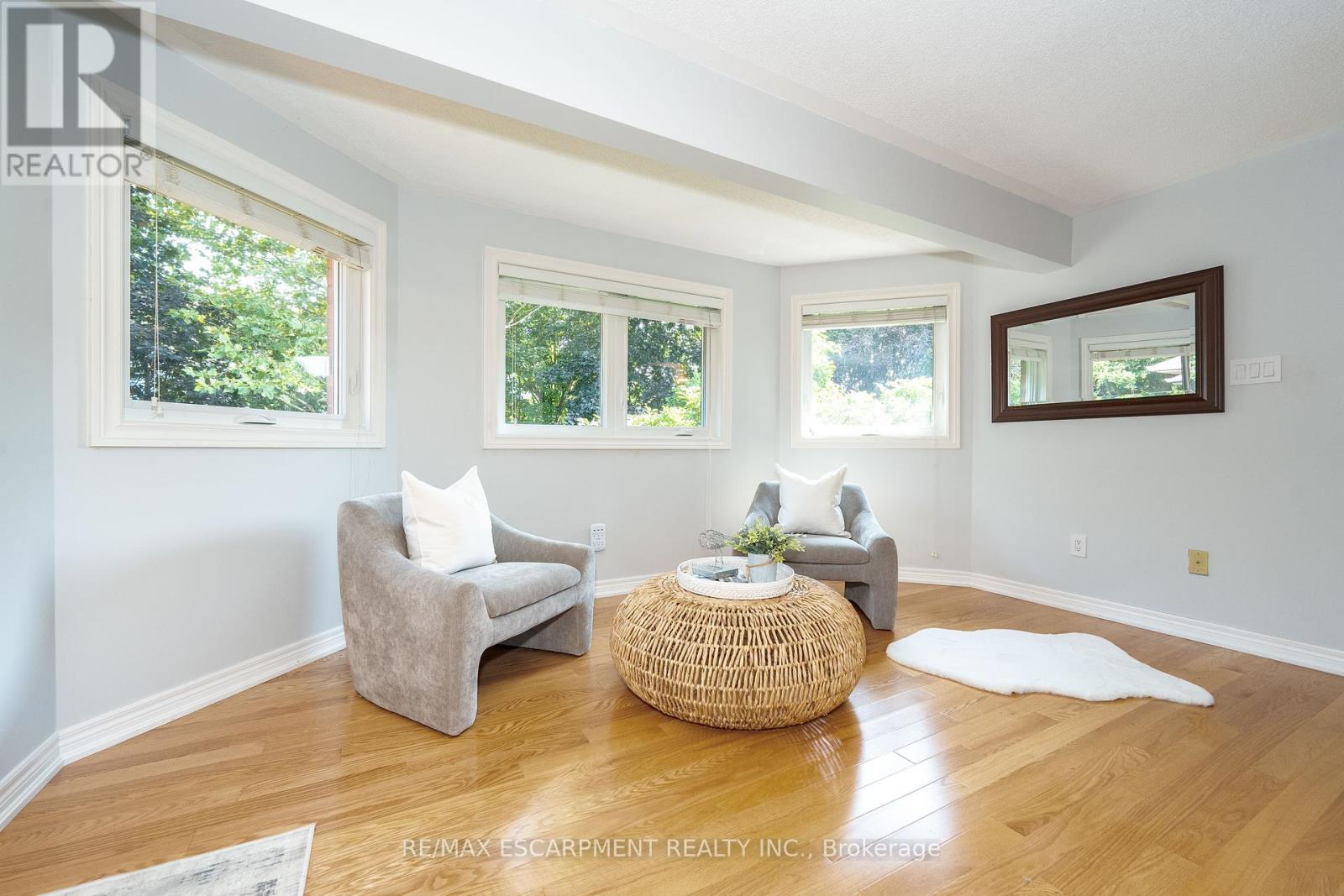 327 Northwood Drive, Oakville, Ontario  L6M 1M8 - Photo 21 - W12346653