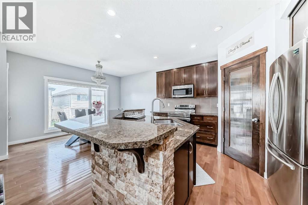 Property at 104 Panamount Terrace NW image 4