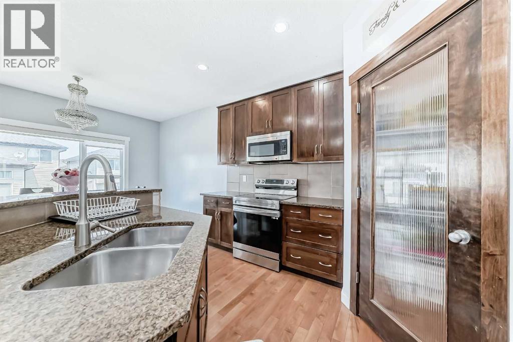 Property at 104 Panamount Terrace NW image 5