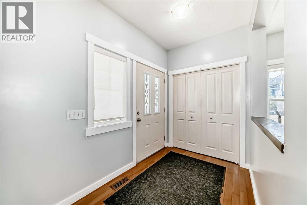 Property at 104 Panamount Terrace NW image 3