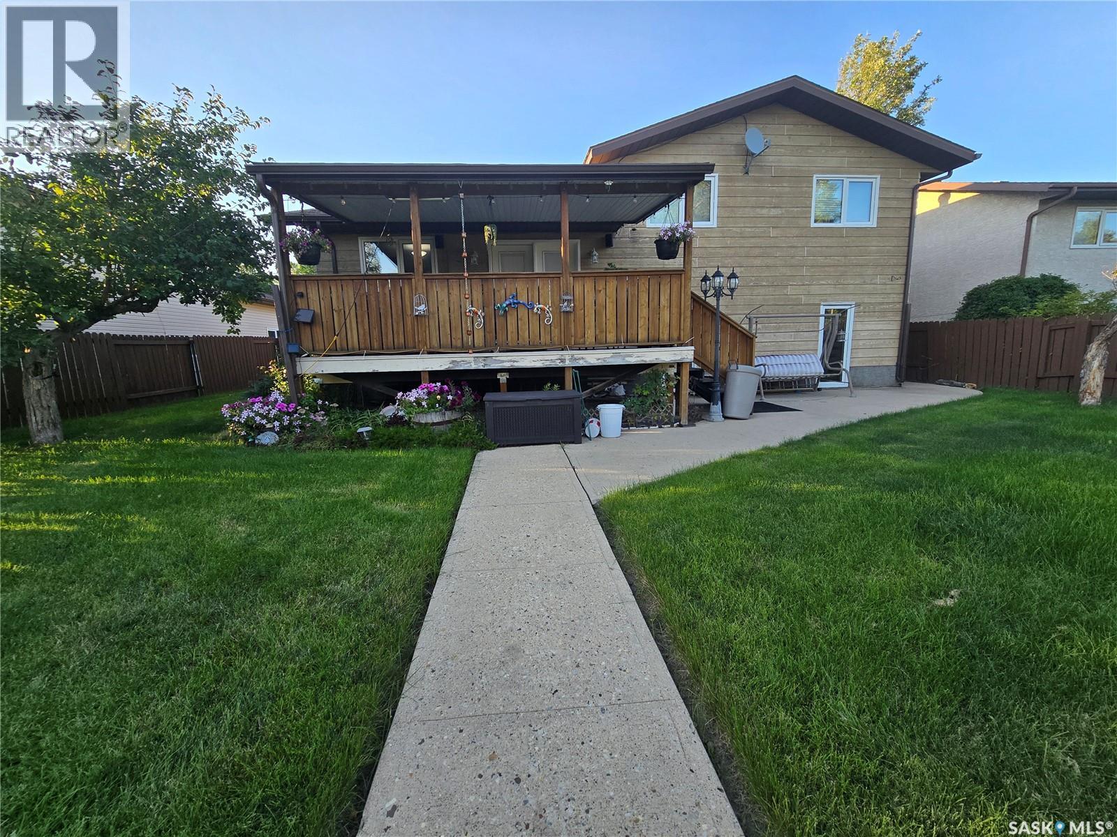 771 Brimacombe Drive, Weyburn, Saskatchewan  S4H 2P7 - Photo 26 - SK015747