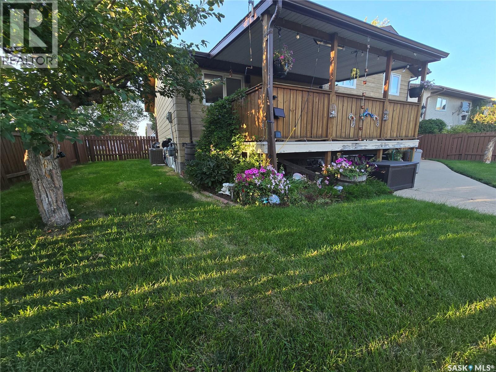 771 Brimacombe Drive, Weyburn, Saskatchewan  S4H 2P7 - Photo 30 - SK015747