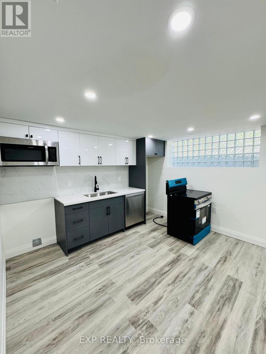 2 - 6 Craig Drive N, Kitchener, Ontario  N2B 2J3 - Photo 1 - X12346642