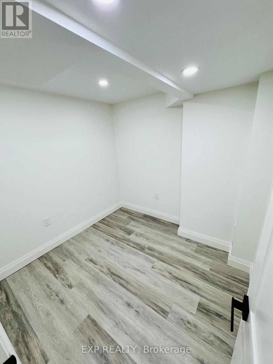 2 - 6 Craig Drive N, Kitchener, Ontario  N2B 2J3 - Photo 4 - X12346642