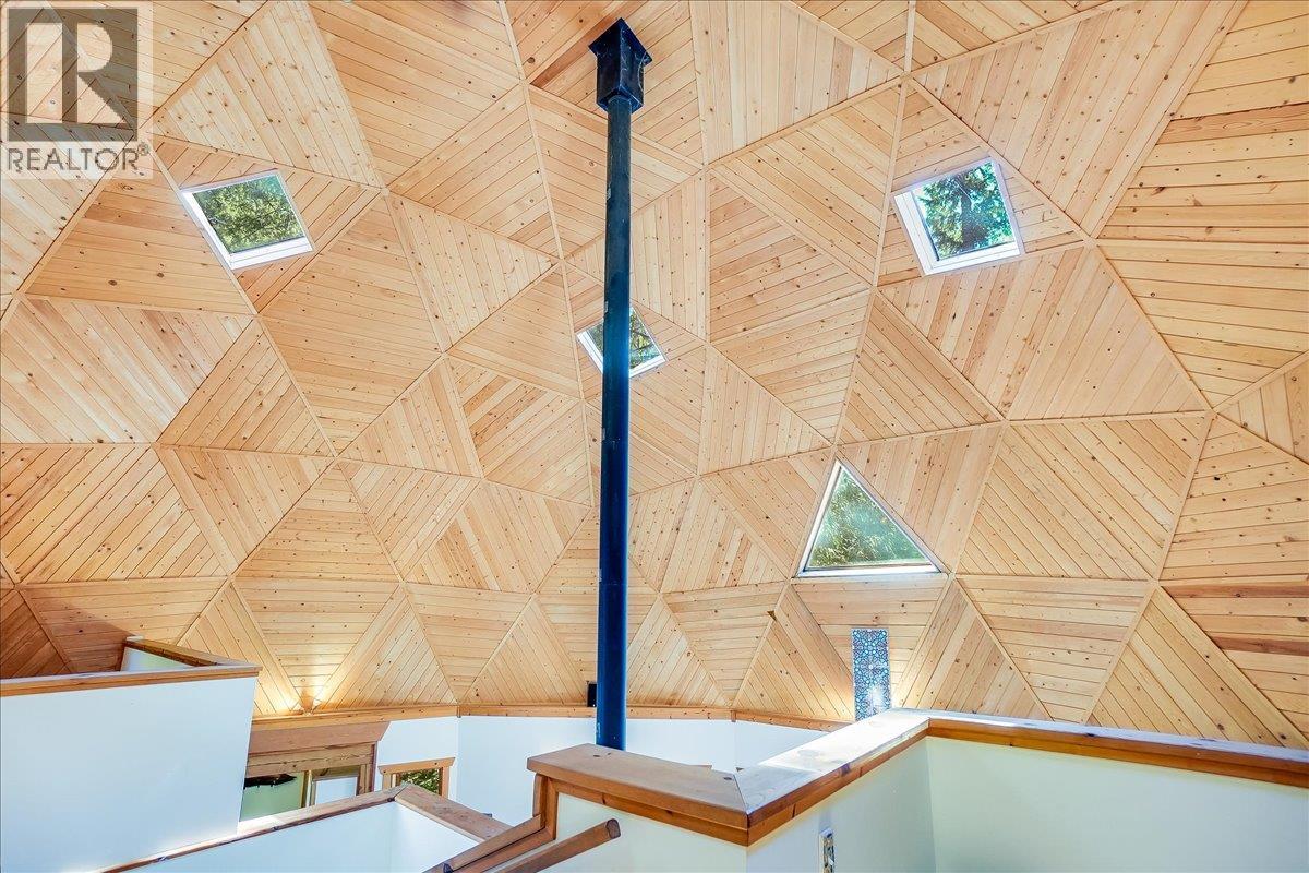 5631 Longbeach Road, Nelson, British Columbia  V1L 6N9 - Photo 34 - 10359069